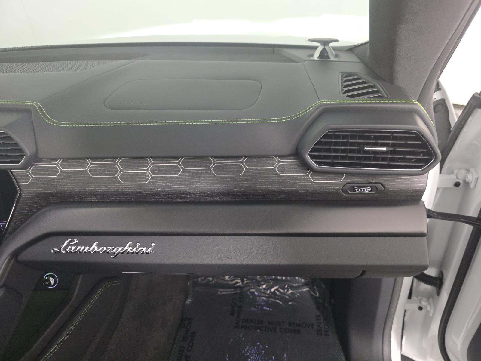 2021 Lamborghini Urus Pearl Capsule AWD