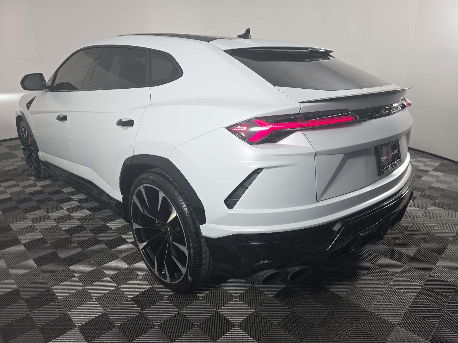 2021 Lamborghini Urus Pearl Capsule AWD