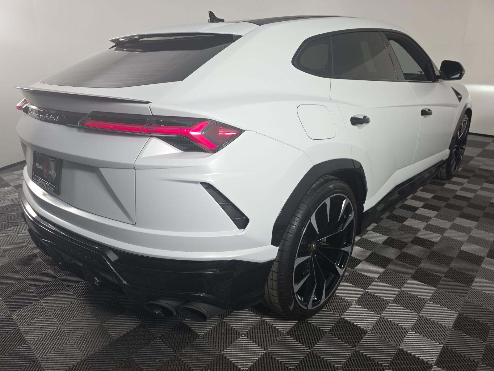 2021 Lamborghini Urus Pearl Capsule AWD