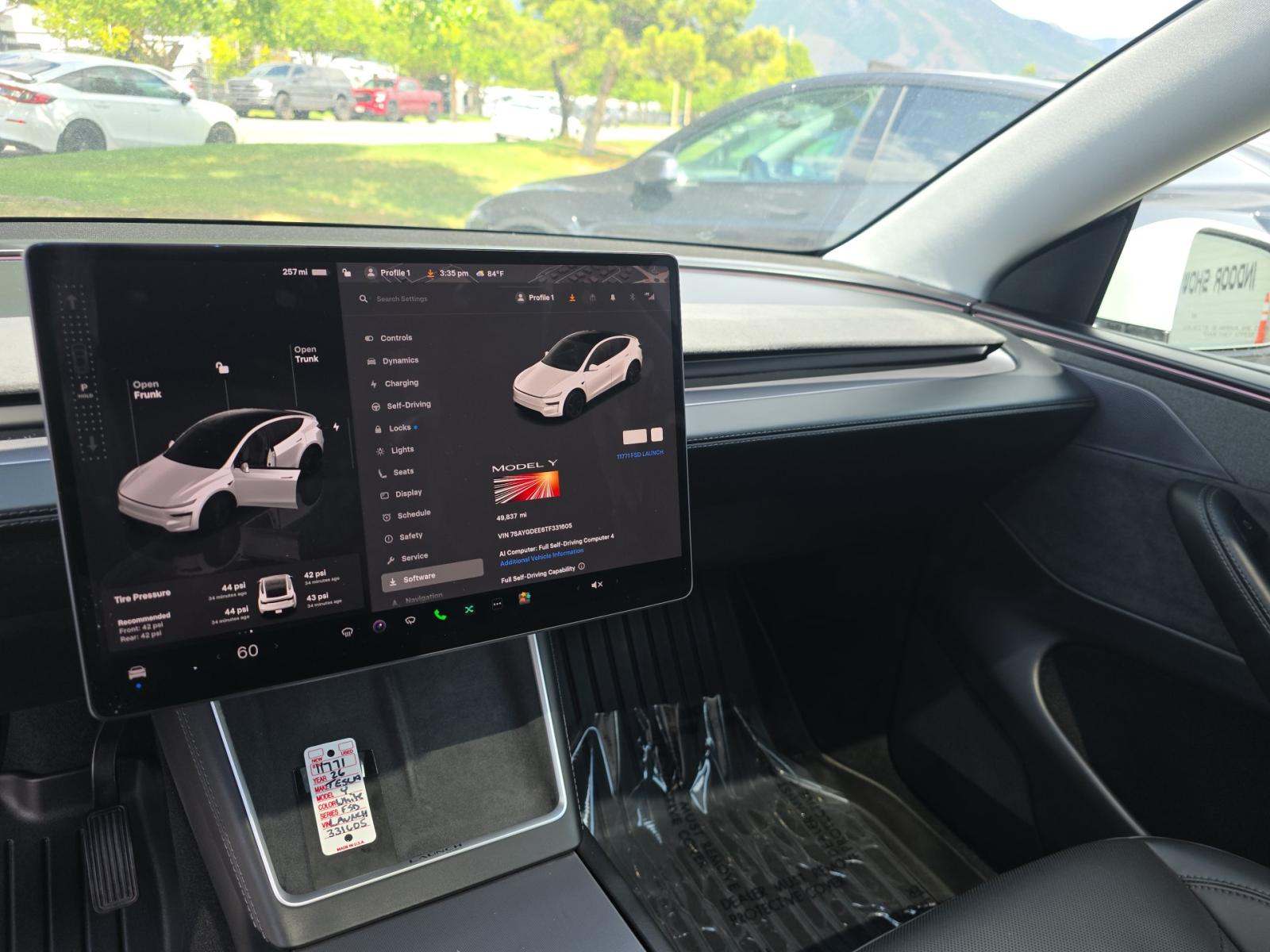 TESLA MODEL Y - 10
