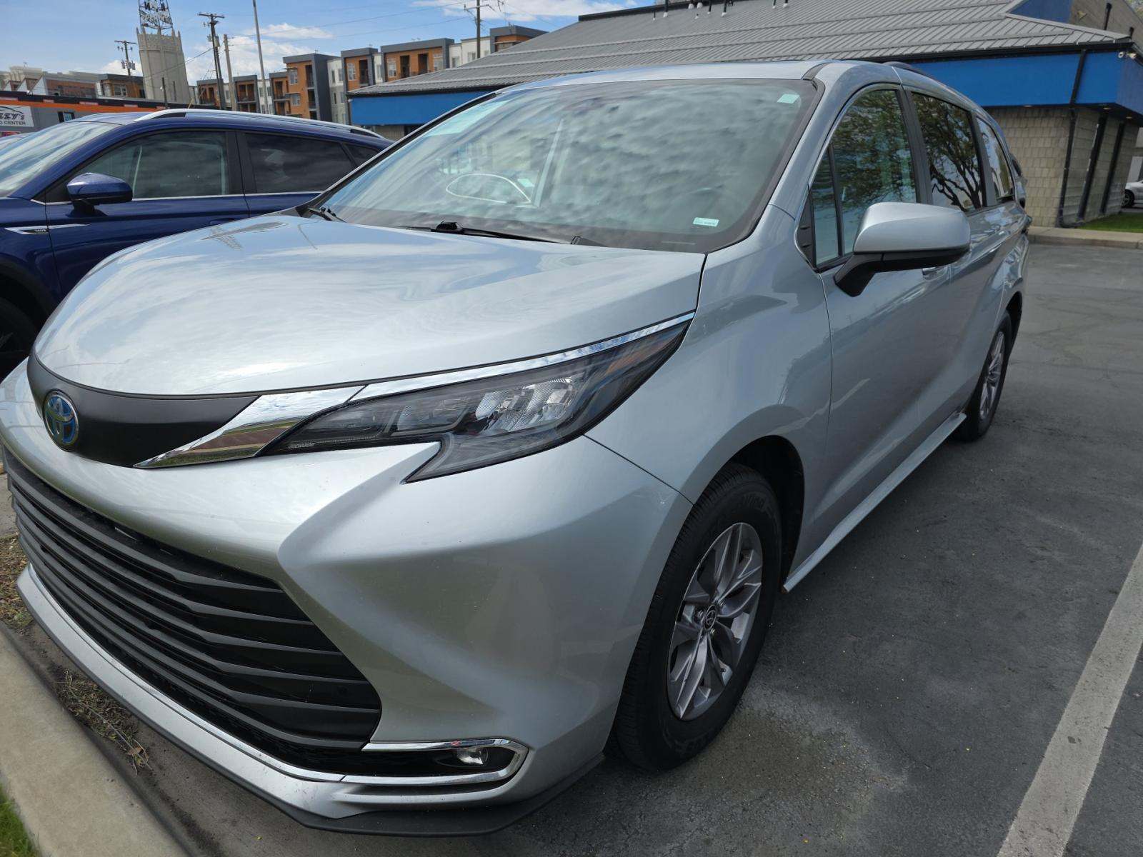 TOYOTA SIENNA - 1