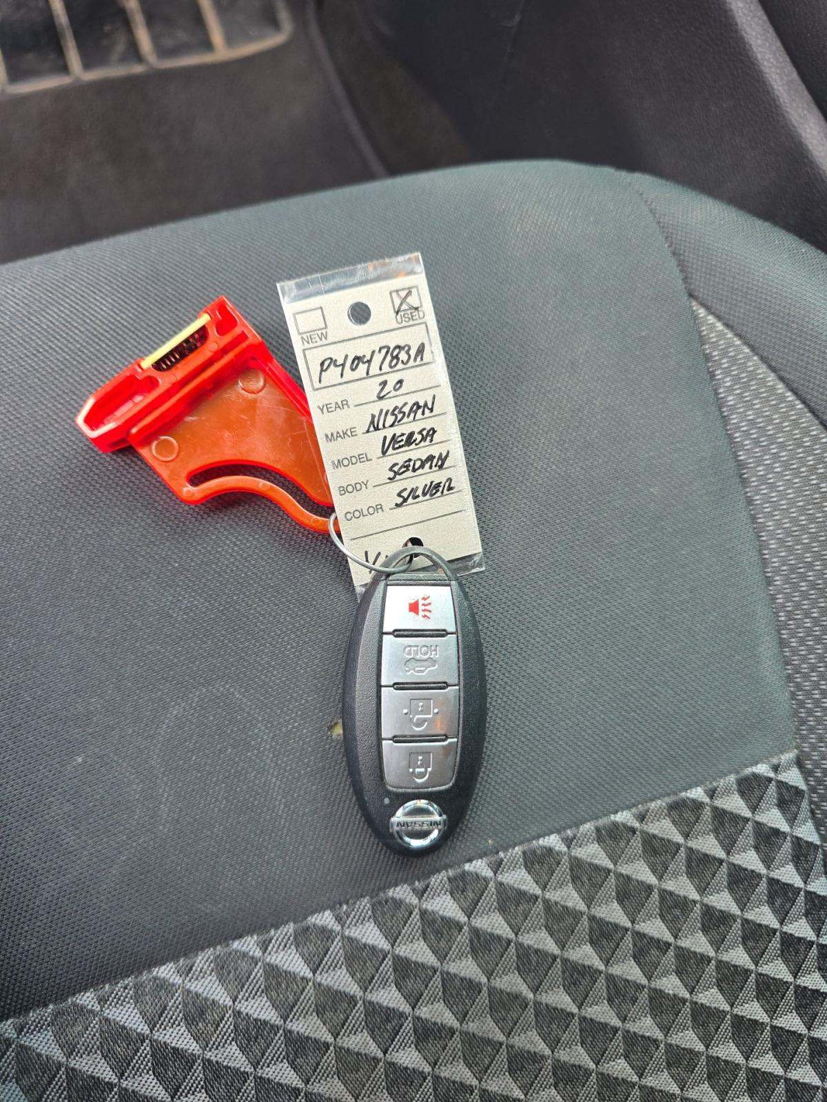 NISSAN VERSA - 8