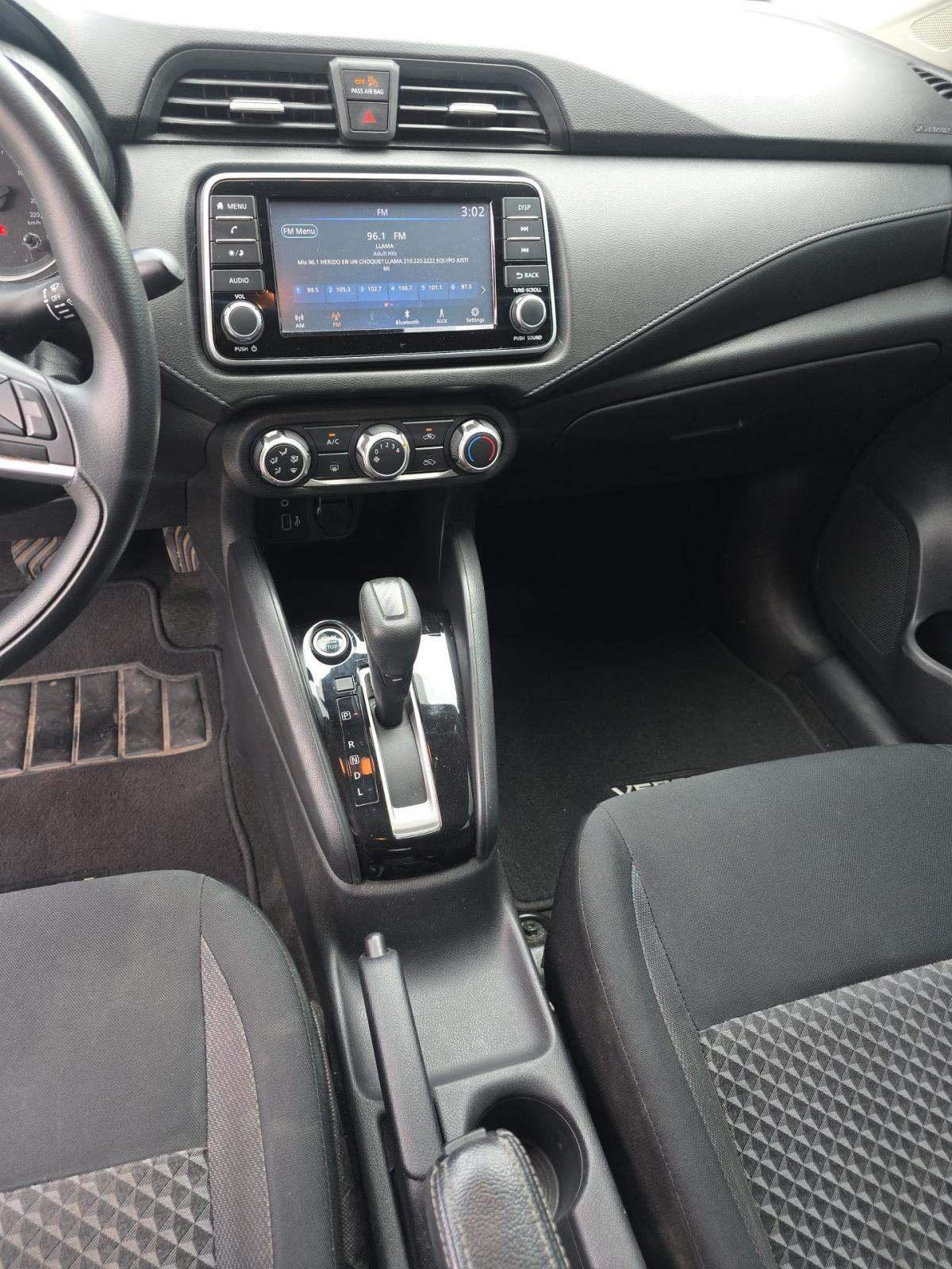 NISSAN VERSA - 10