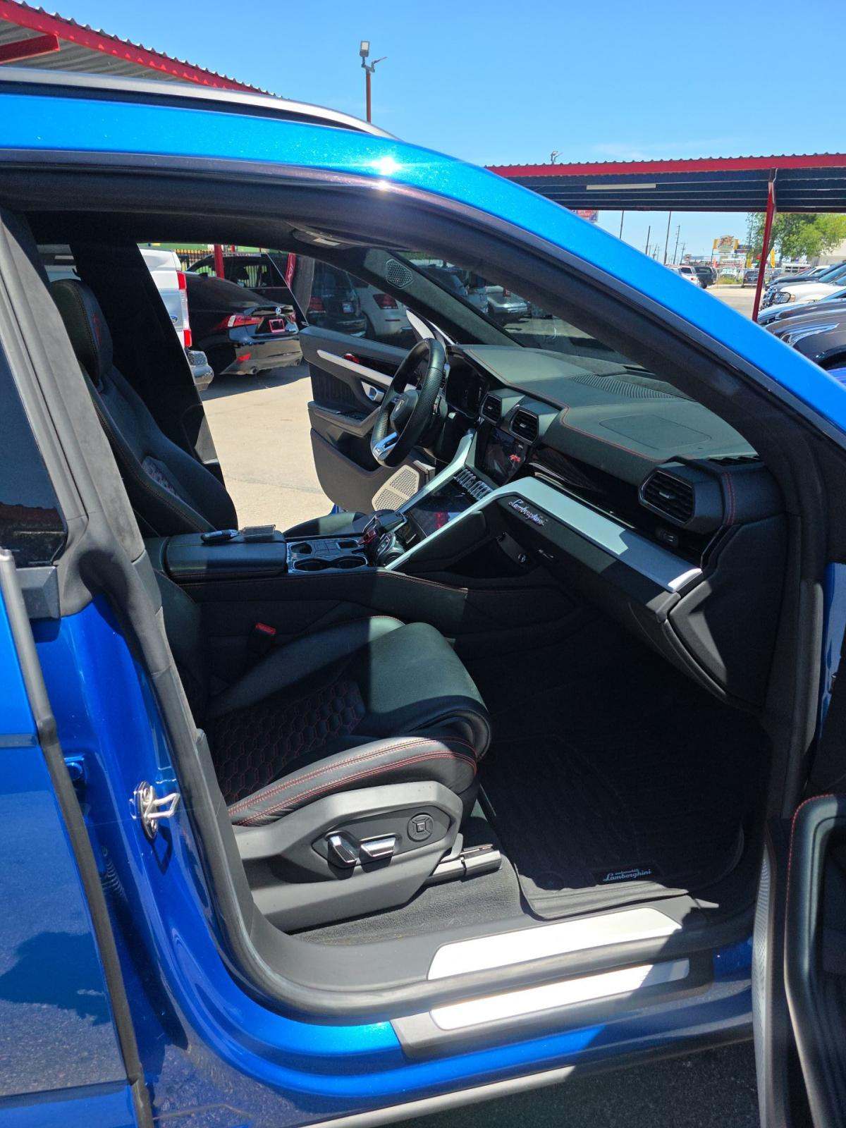 2019 Lamborghini Urus Base AWD
