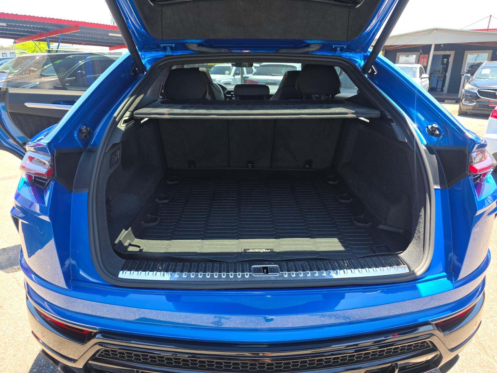 2019 Lamborghini Urus Base AWD
