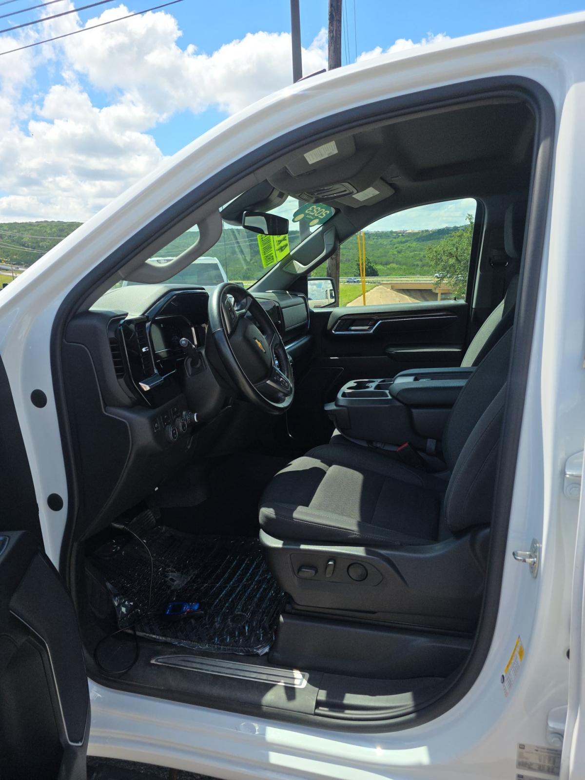 2023 Chevrolet Silverado 1500 LT AWD
