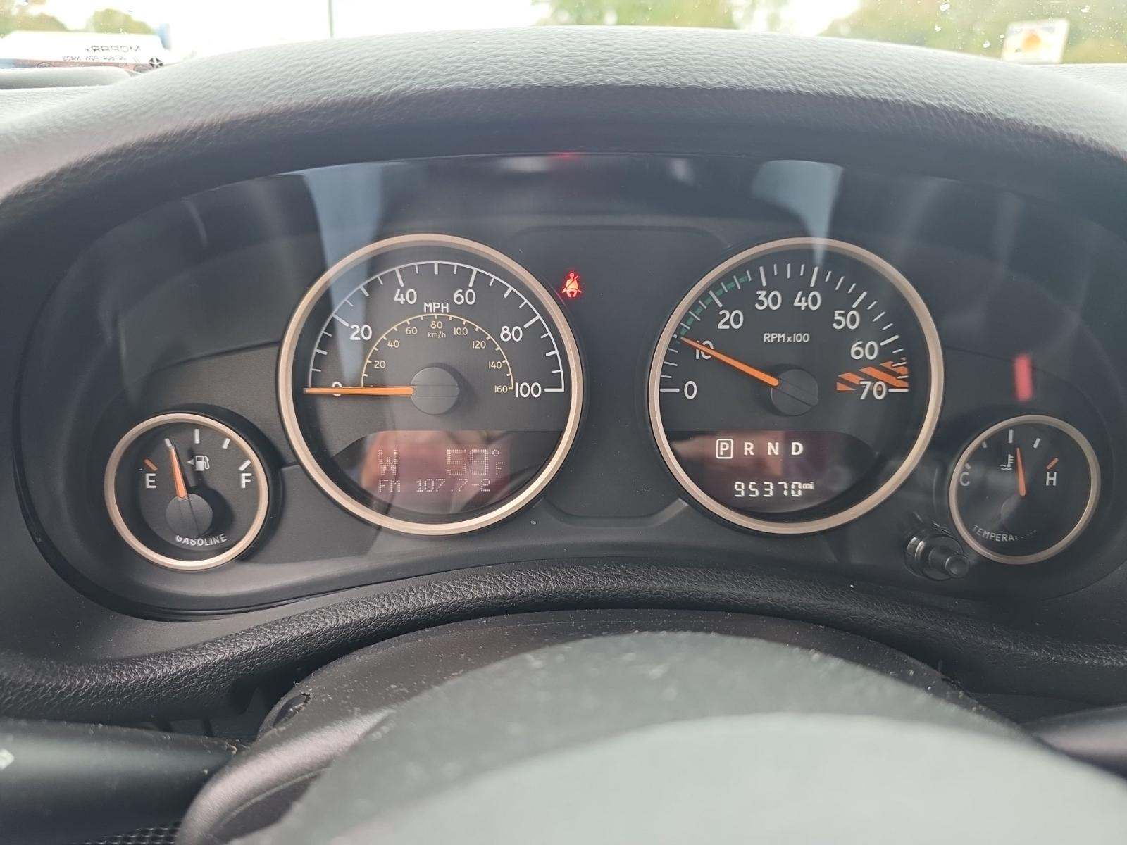 JEEP SAHARA 75TH ANNIVERSARY EDITION - 9