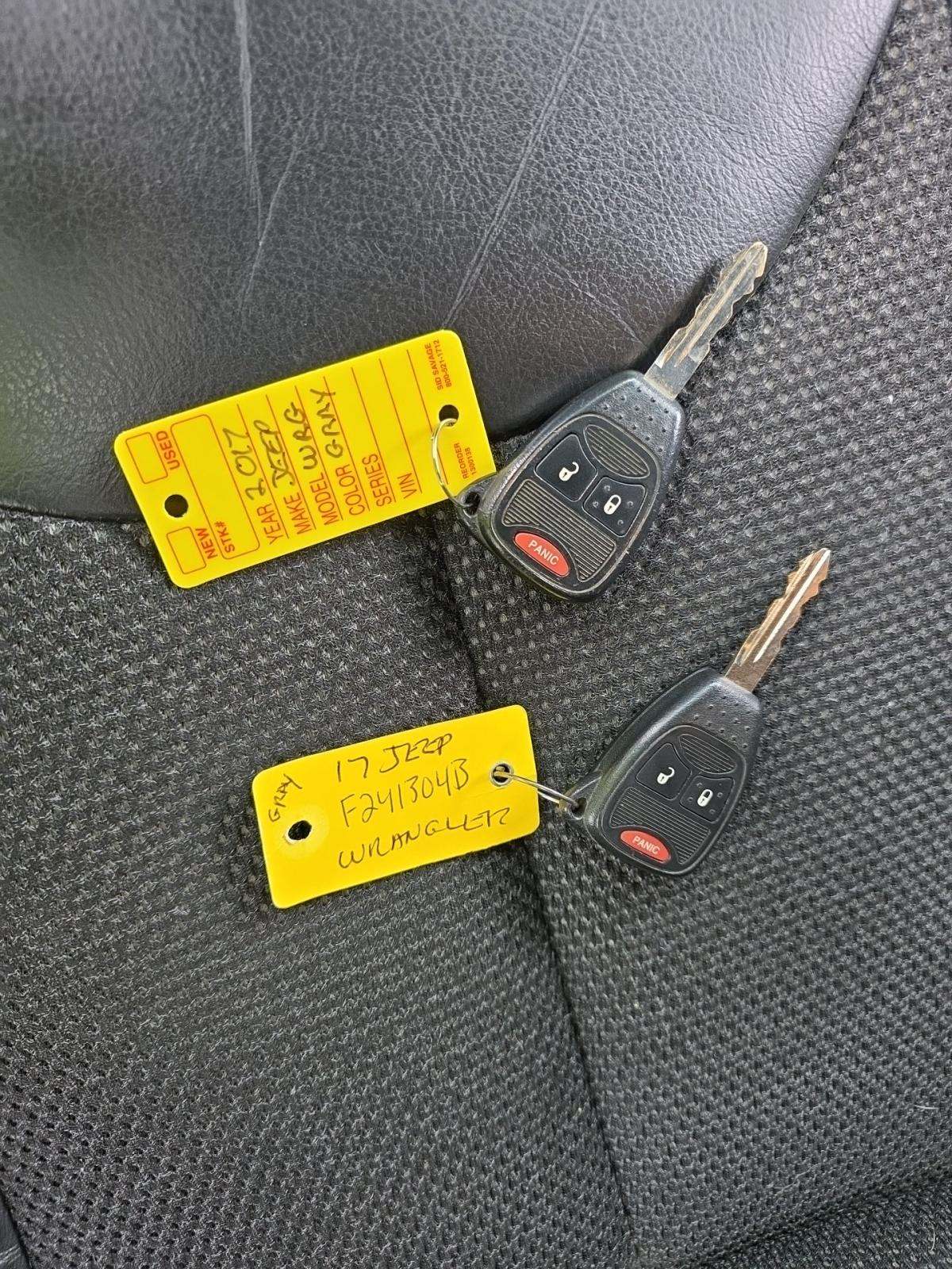 JEEP SAHARA 75TH ANNIVERSARY EDITION - 8