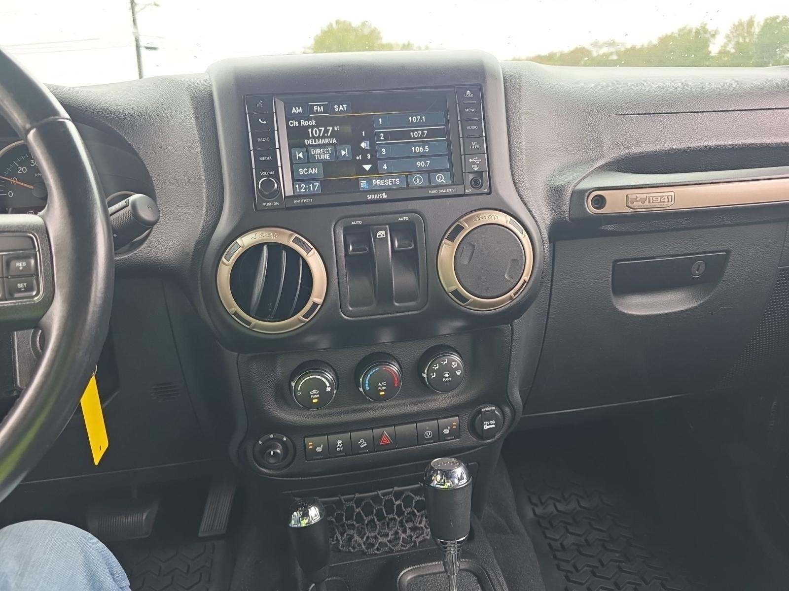 JEEP SAHARA 75TH ANNIVERSARY EDITION - 10