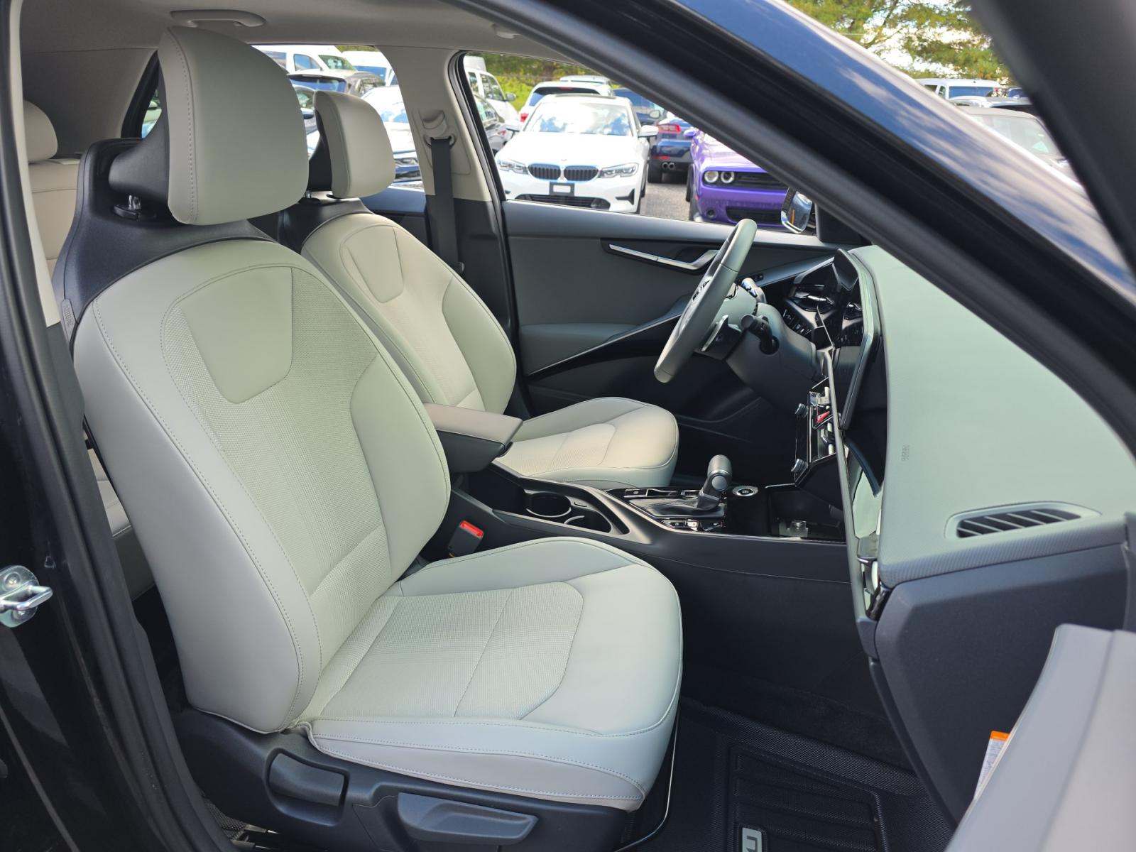 2024 Kia Niro EX Touring FWD