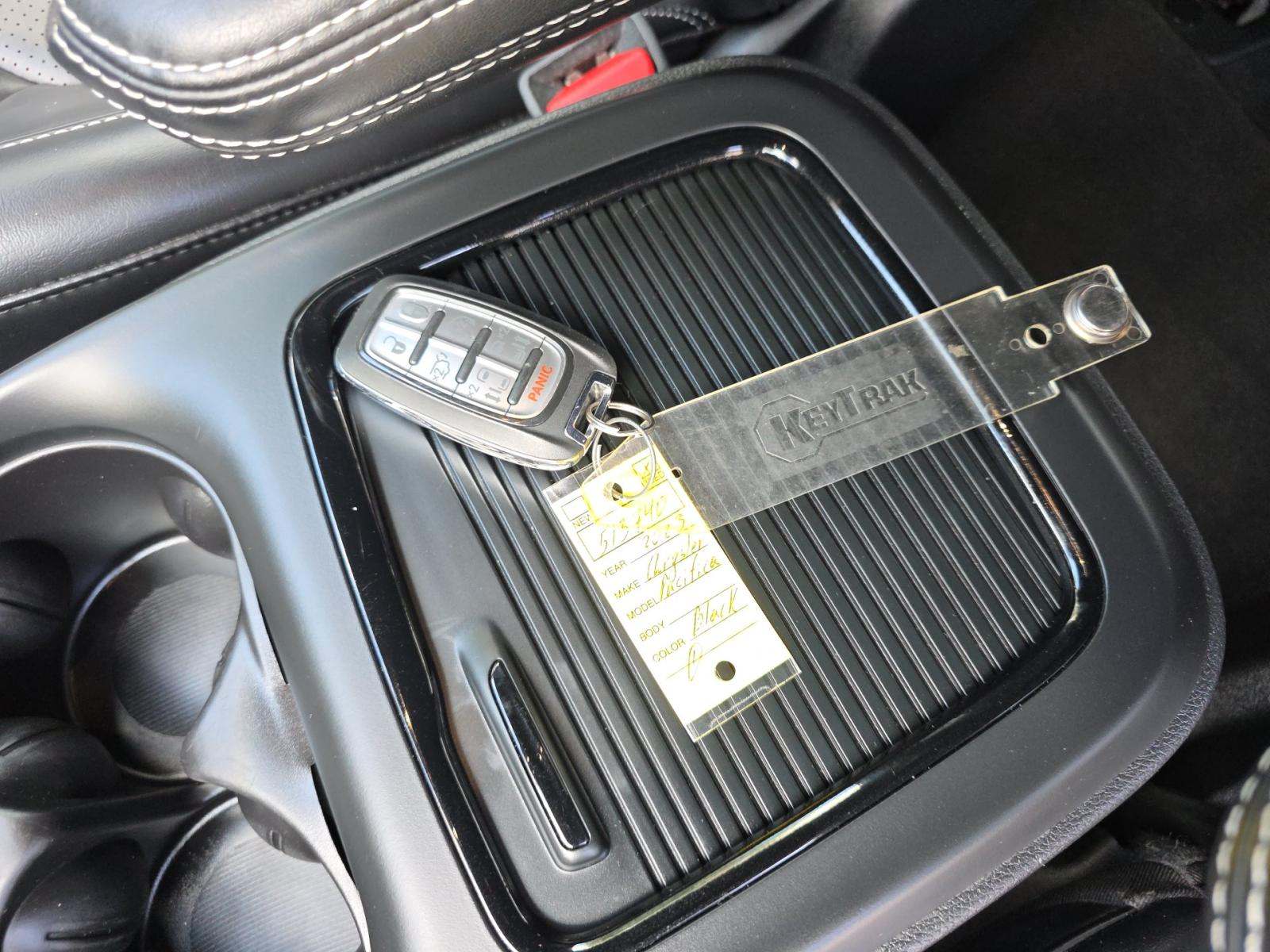 CHRYSLER PACIFICA - 8