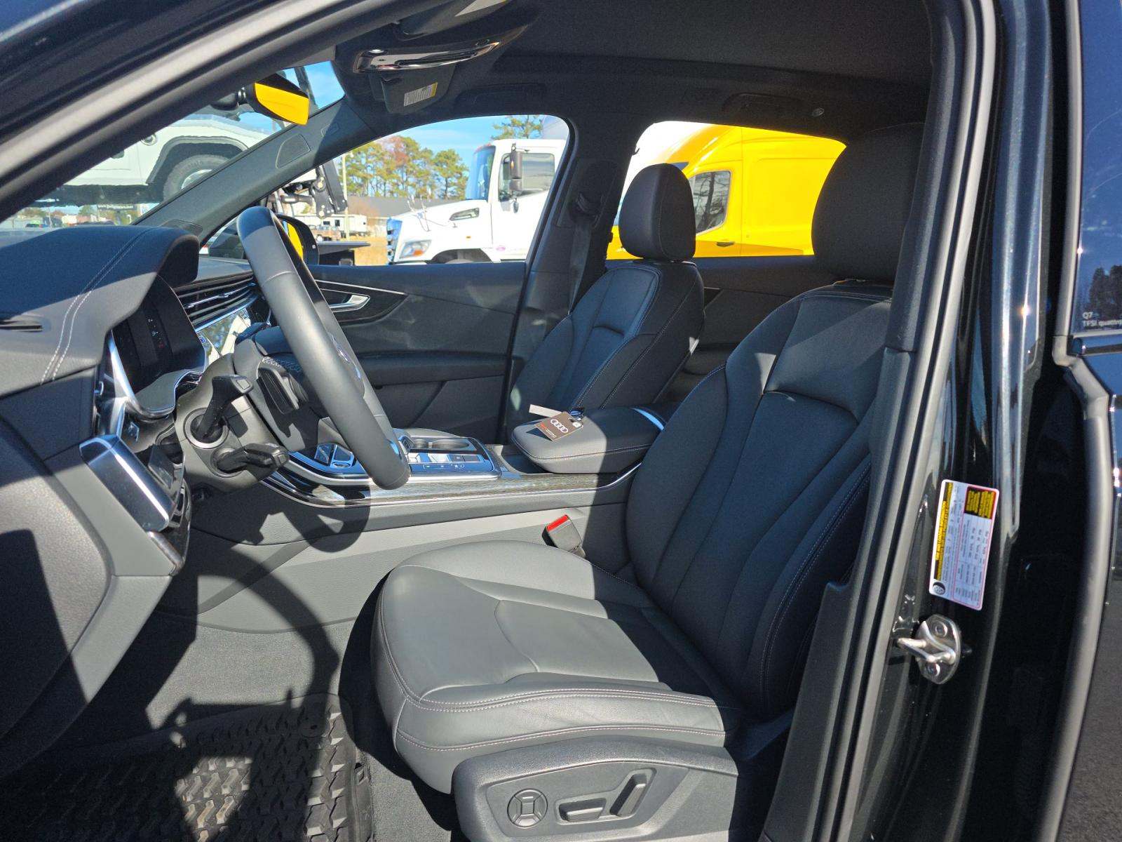 2025 Audi Q7 Premium AWD