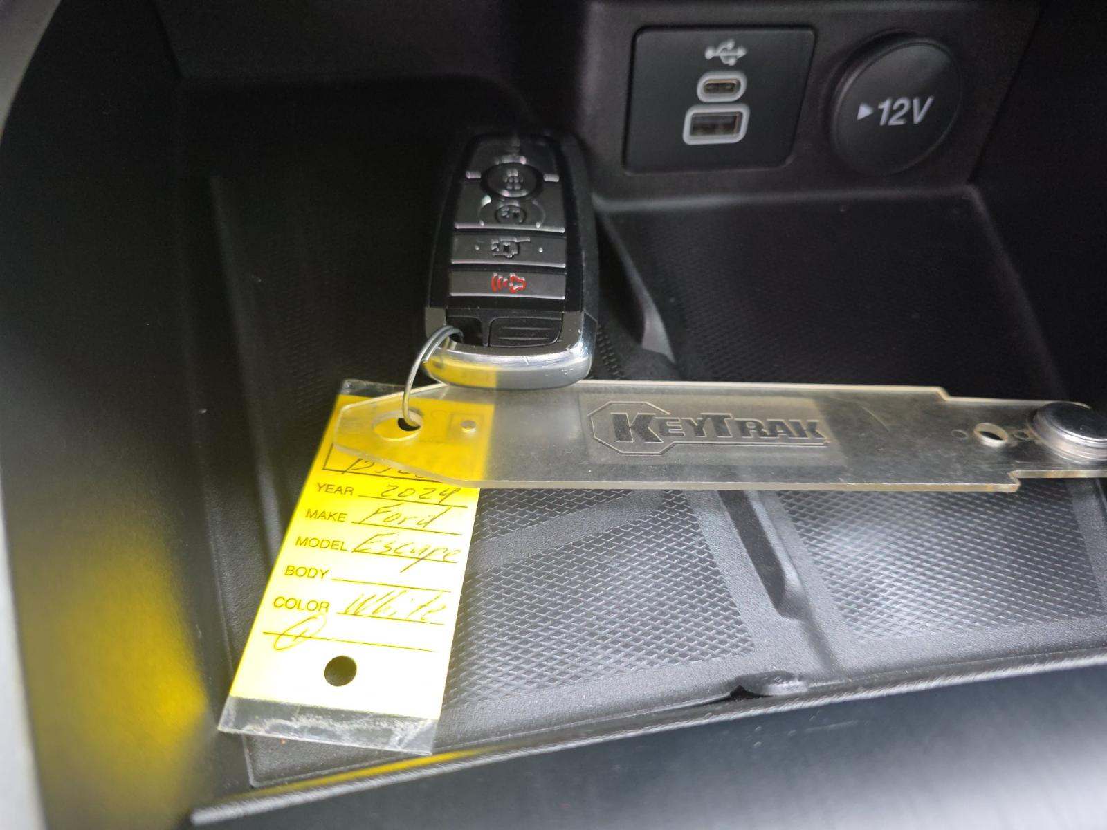 FORD ESCAPE - 8