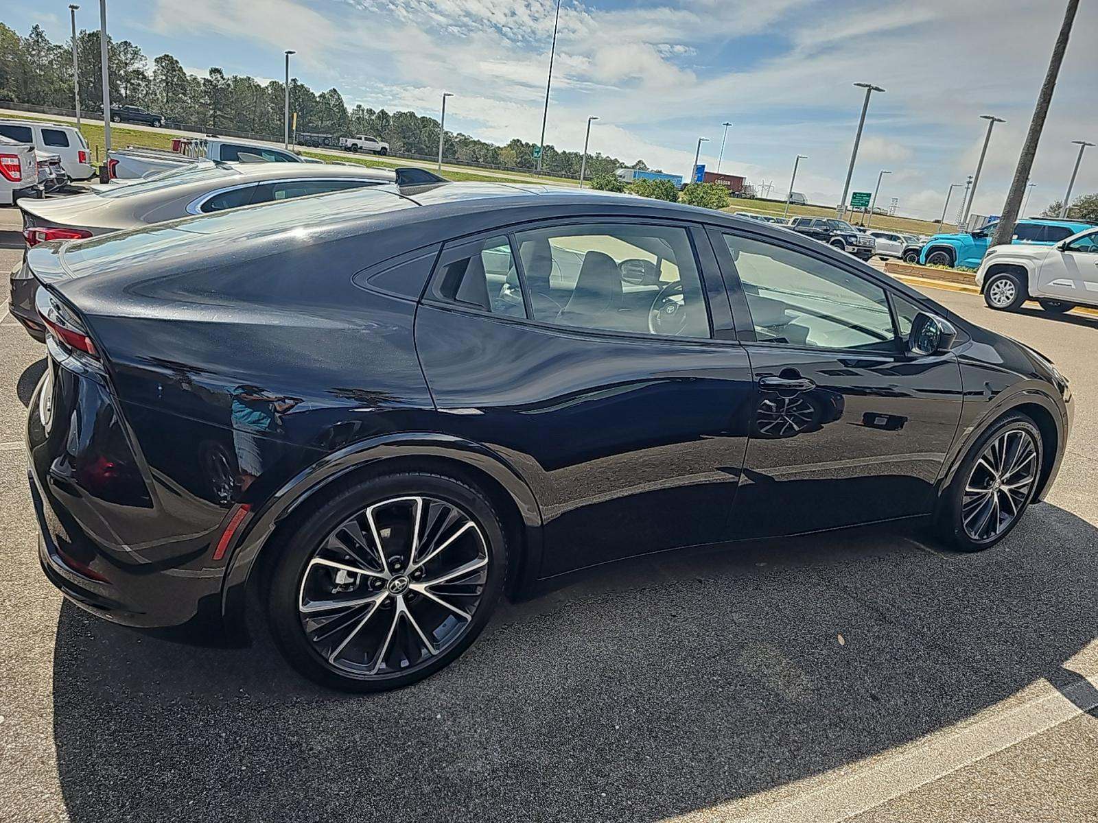 2025 Toyota Prius Limited FWD