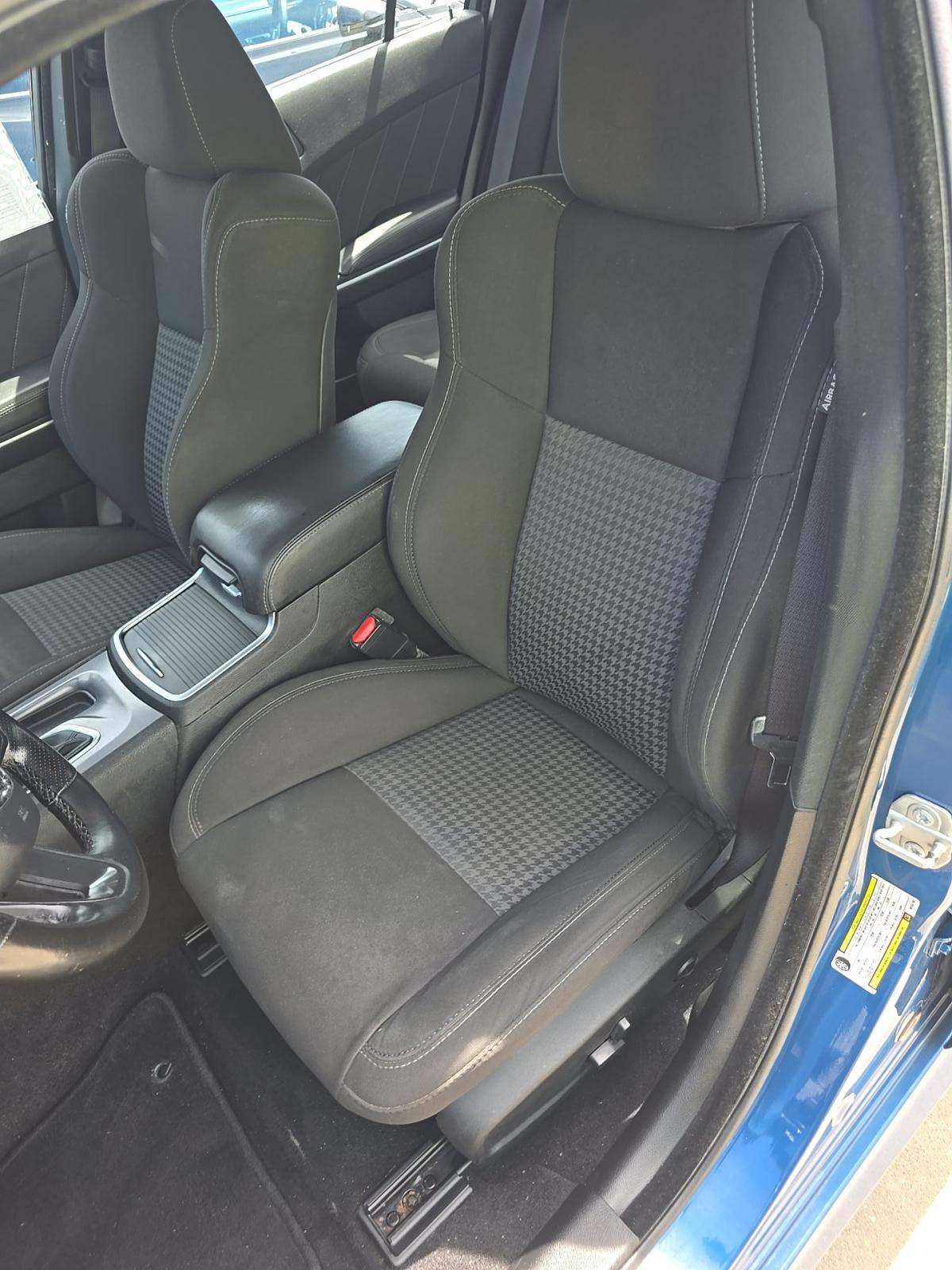 DODGE CHALLENGER - 6