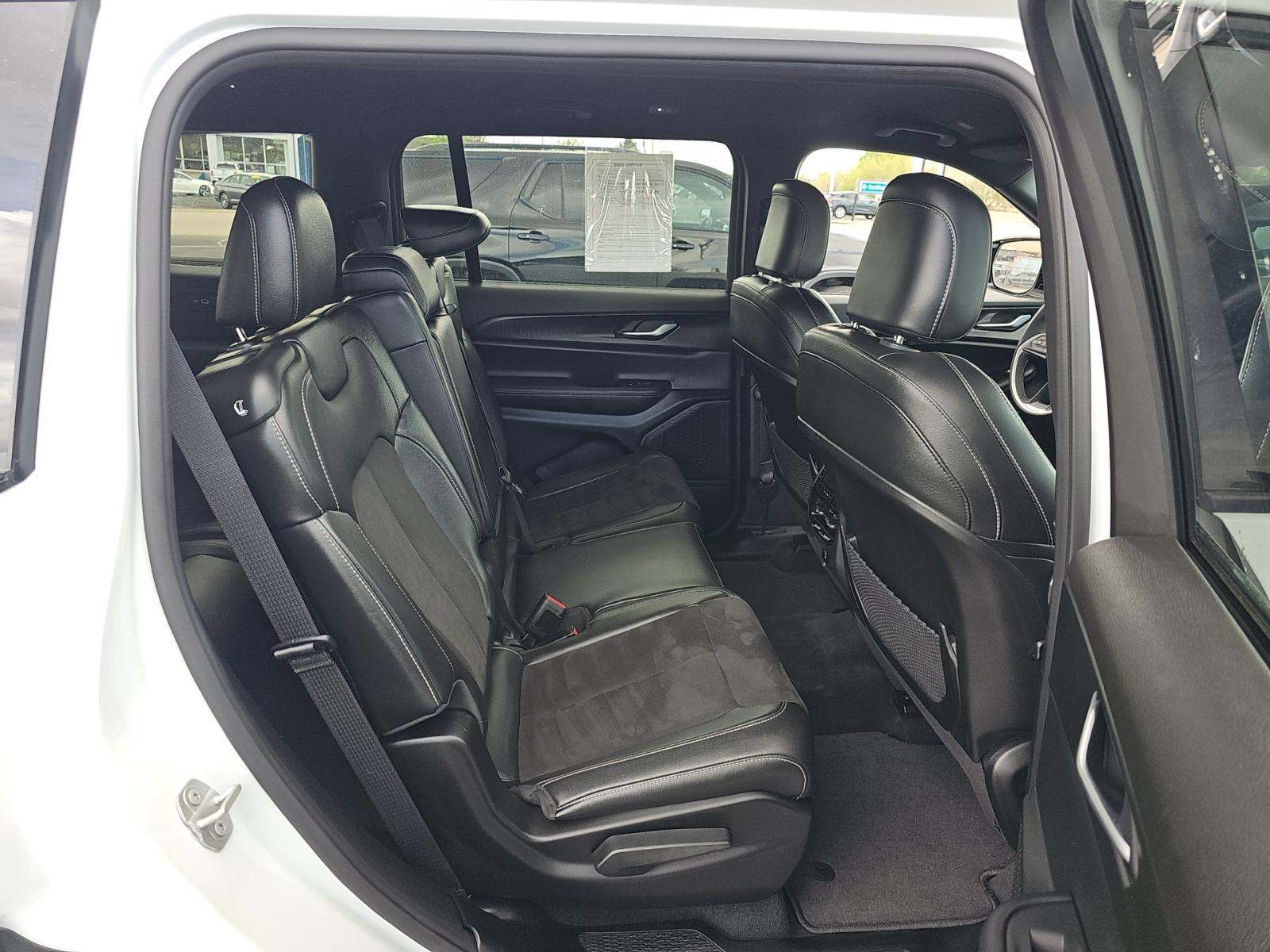 2024 Jeep Grand Cherokee L Altitude AWD