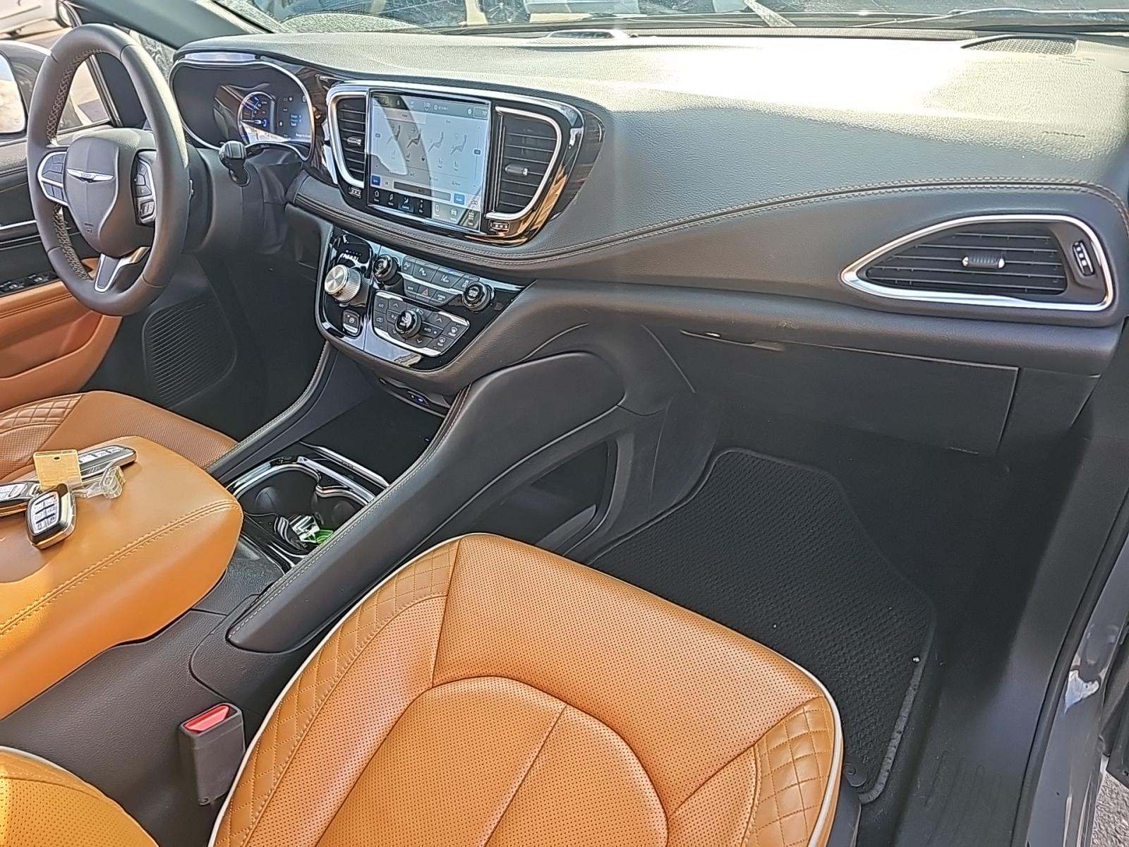 2022 Chrysler Pacifica Hybrid Pinnacle FWD