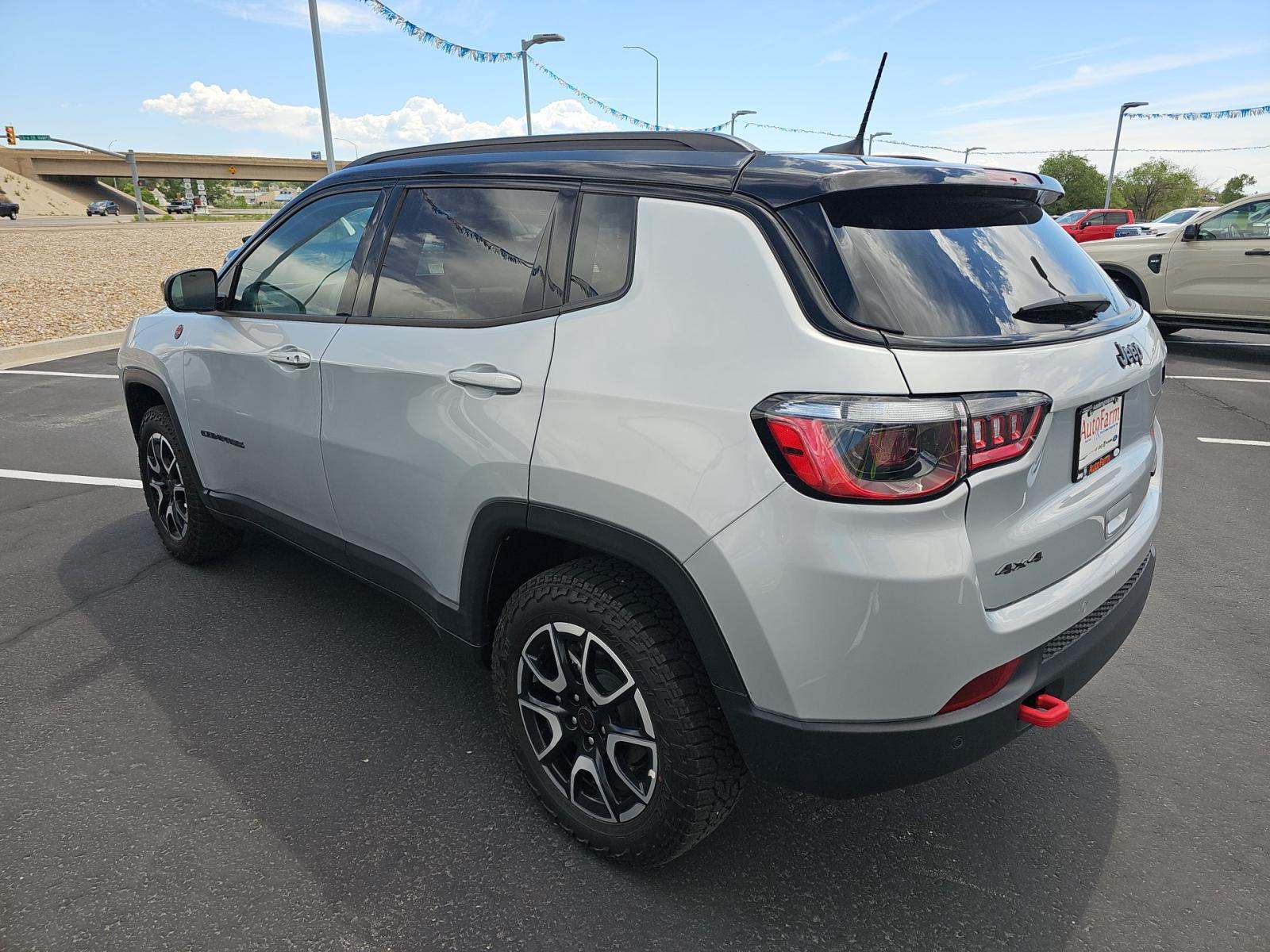 2025 Jeep Compass Trailhawk AWD