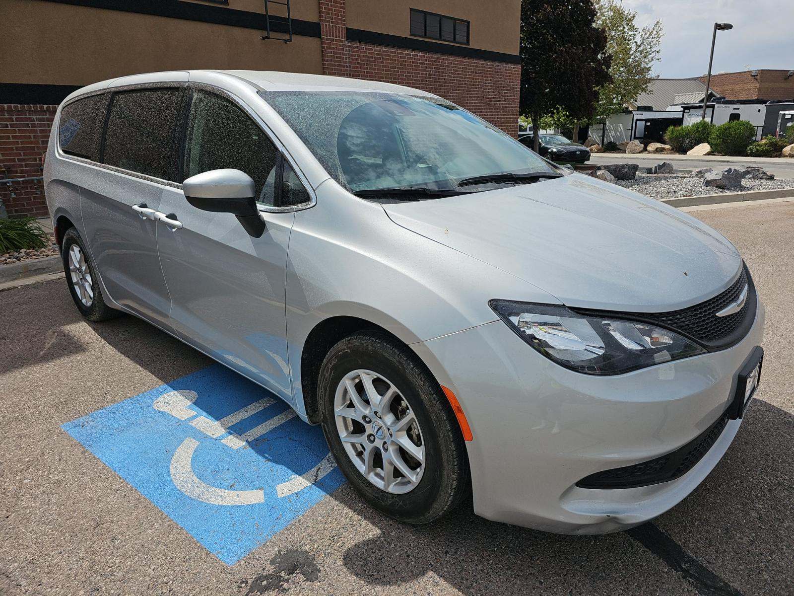 CHRYSLER VOYAGER - 4