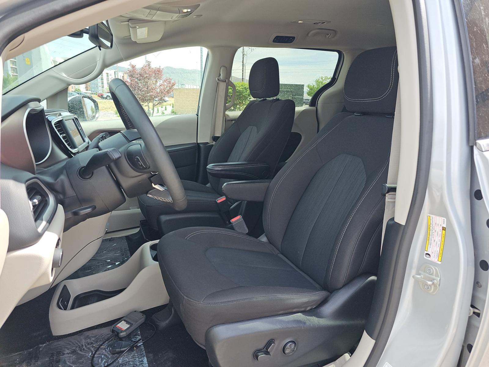 CHRYSLER VOYAGER - 6