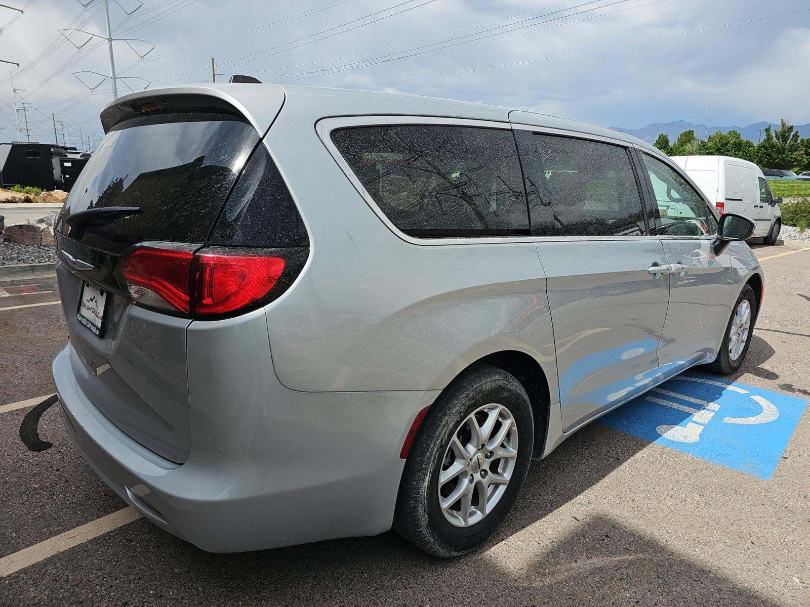 CHRYSLER VOYAGER - 3