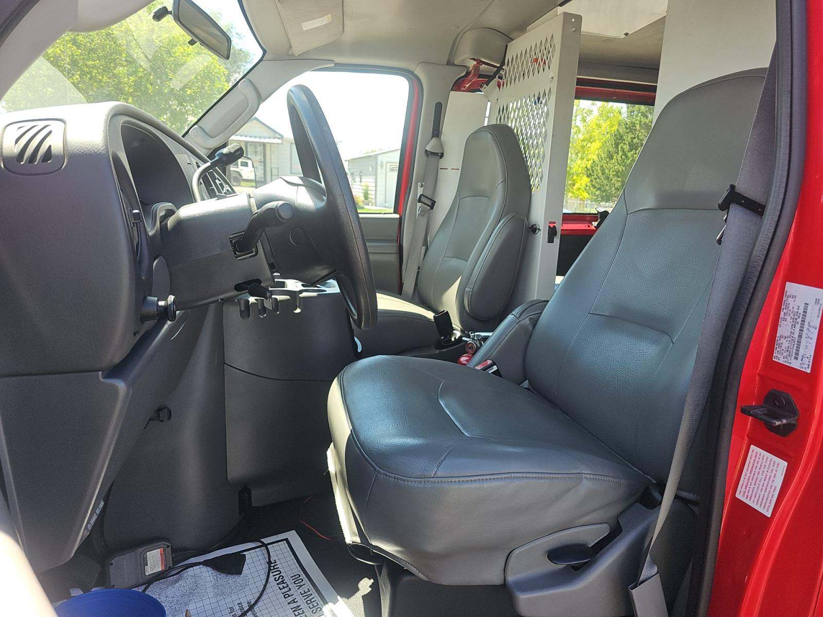 FORD E-350 - 6