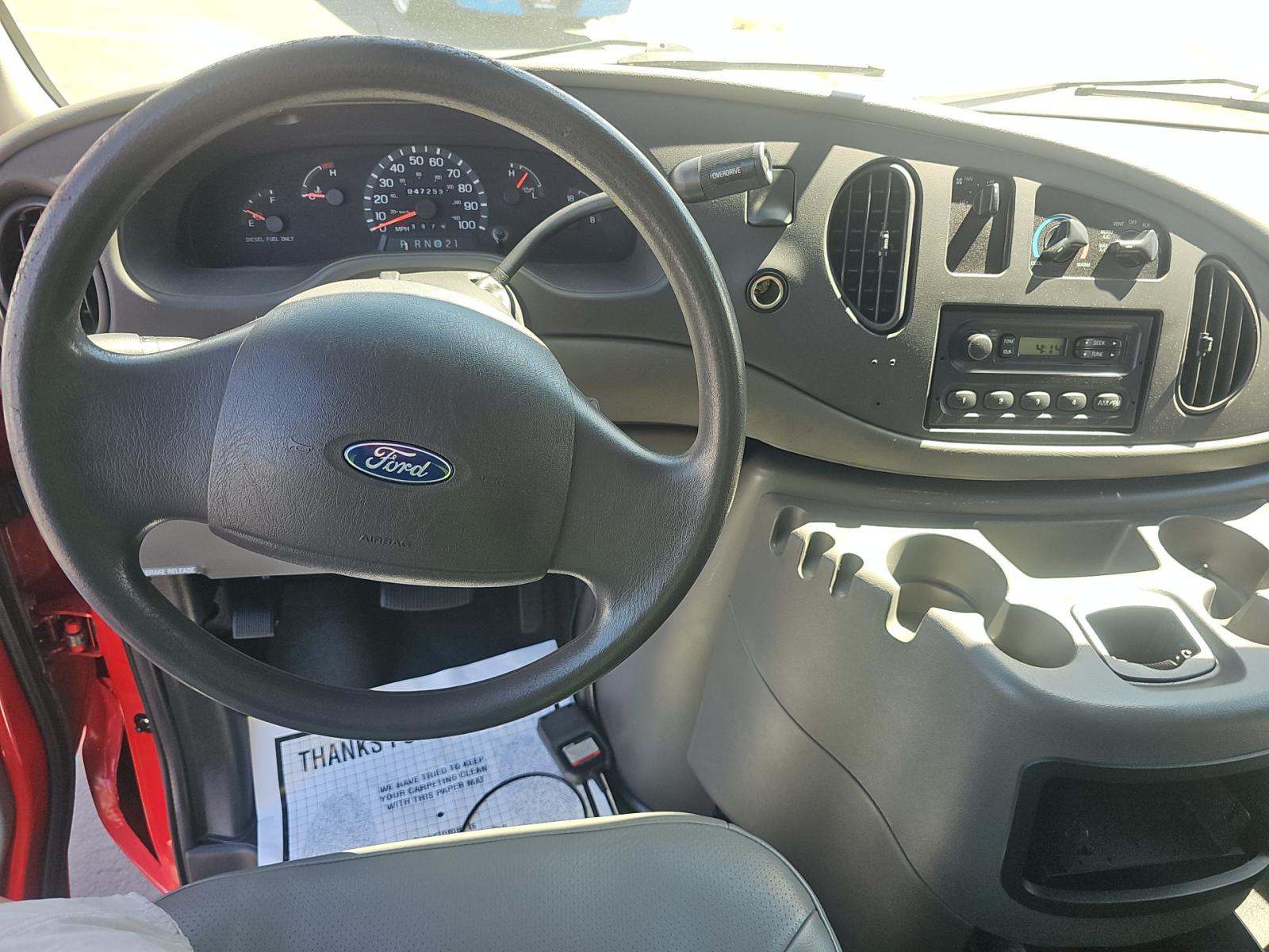 FORD E-350 - 10
