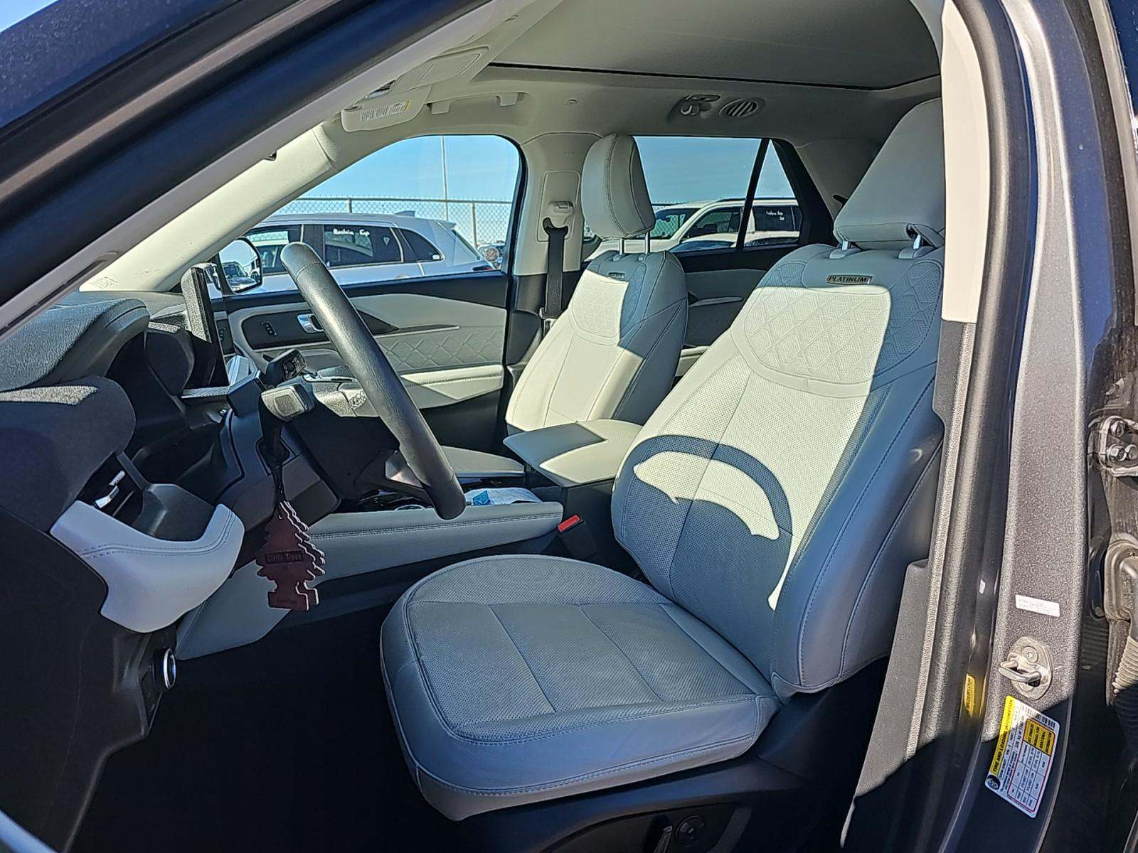 2025 Ford Explorer Platinum AWD