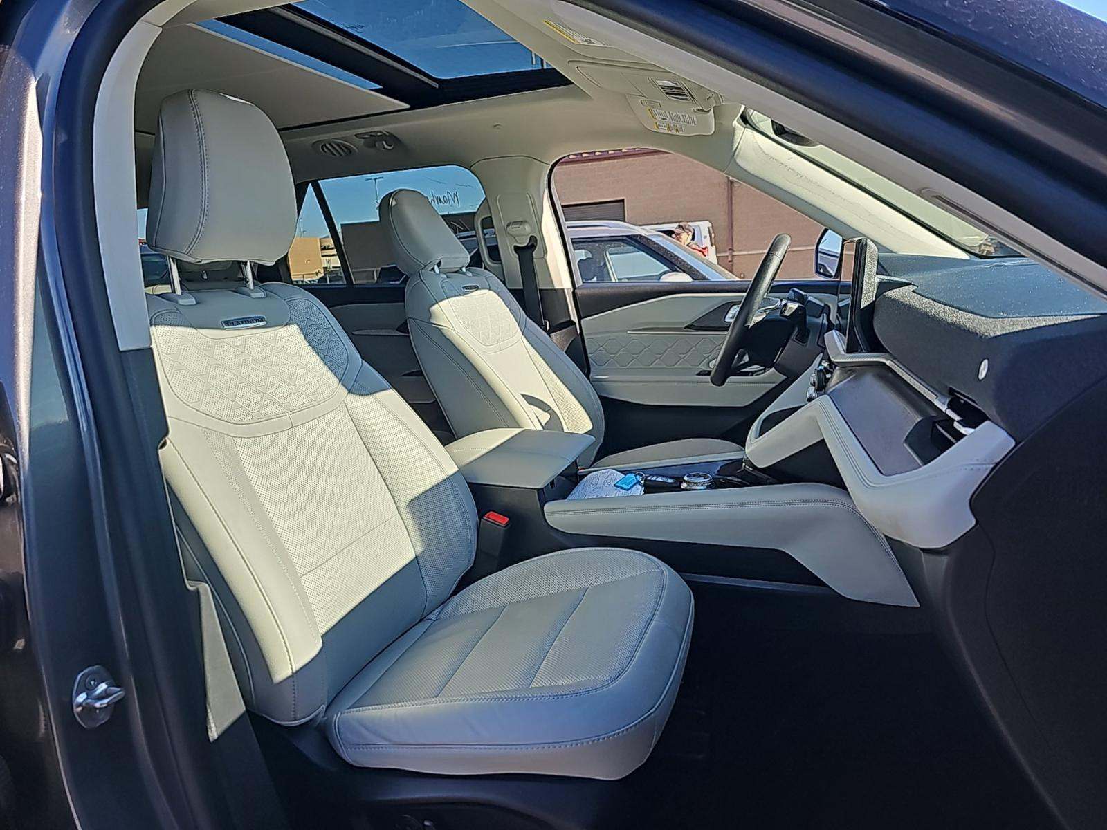 2025 Ford Explorer Platinum AWD