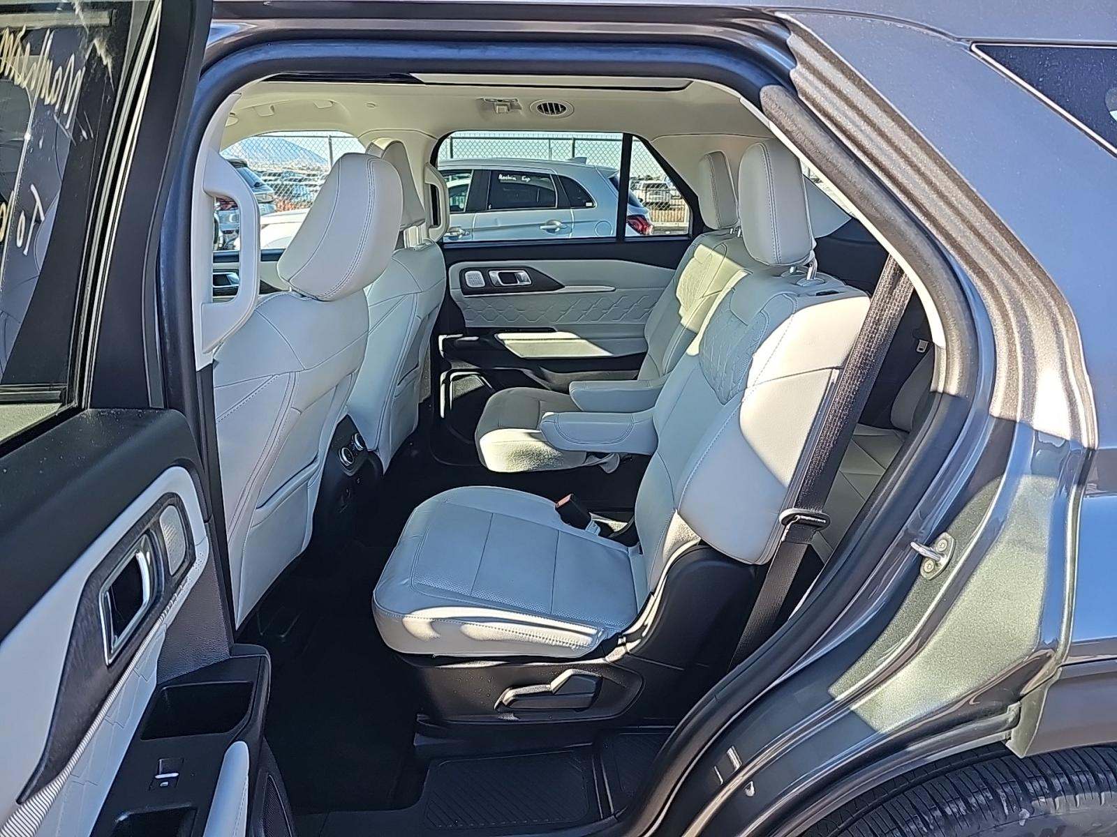 2025 Ford Explorer Platinum AWD