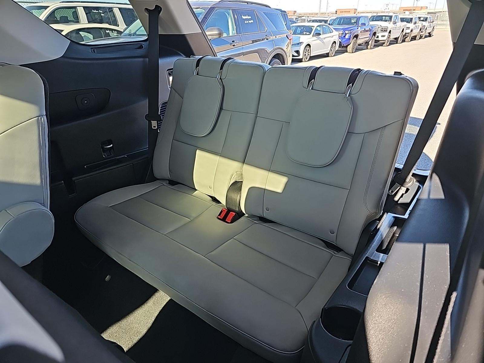 2025 Ford Explorer Platinum AWD