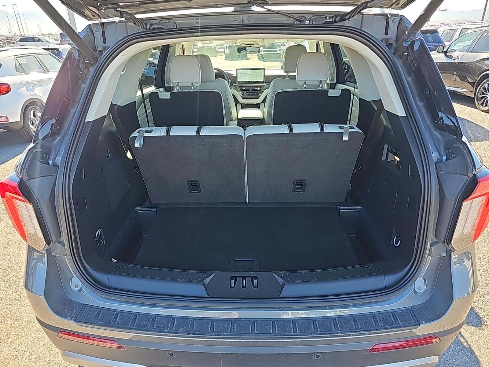 2025 Ford Explorer Platinum AWD