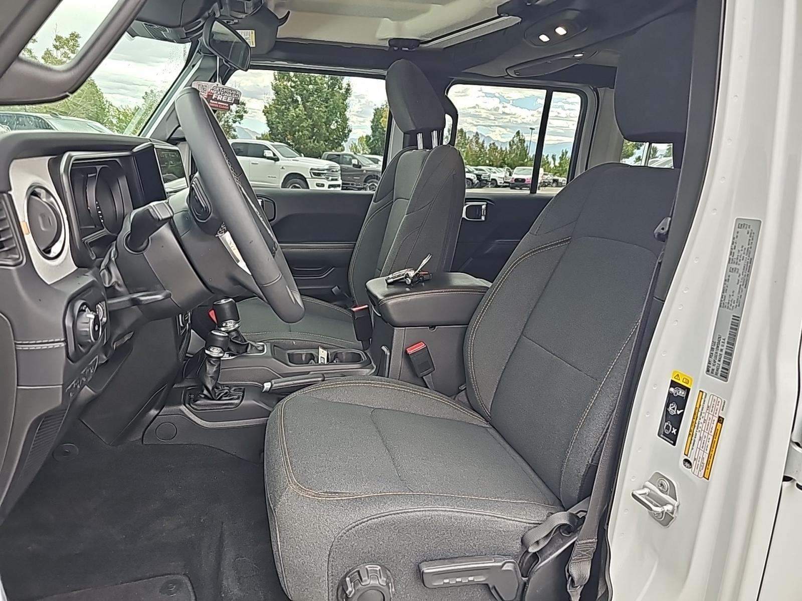 2025 Jeep Wrangler Sahara AWD