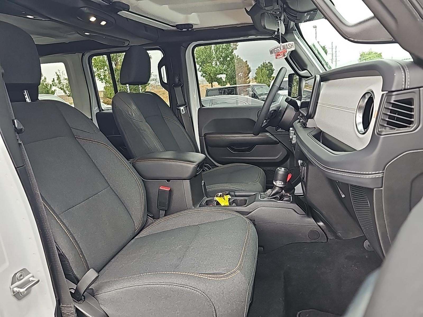 2025 Jeep Wrangler Sahara AWD