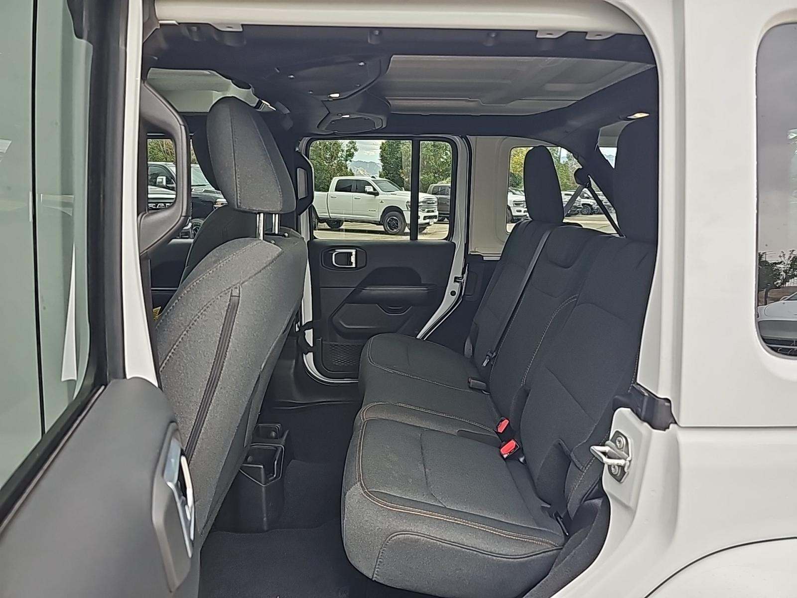 2025 Jeep Wrangler Sahara AWD