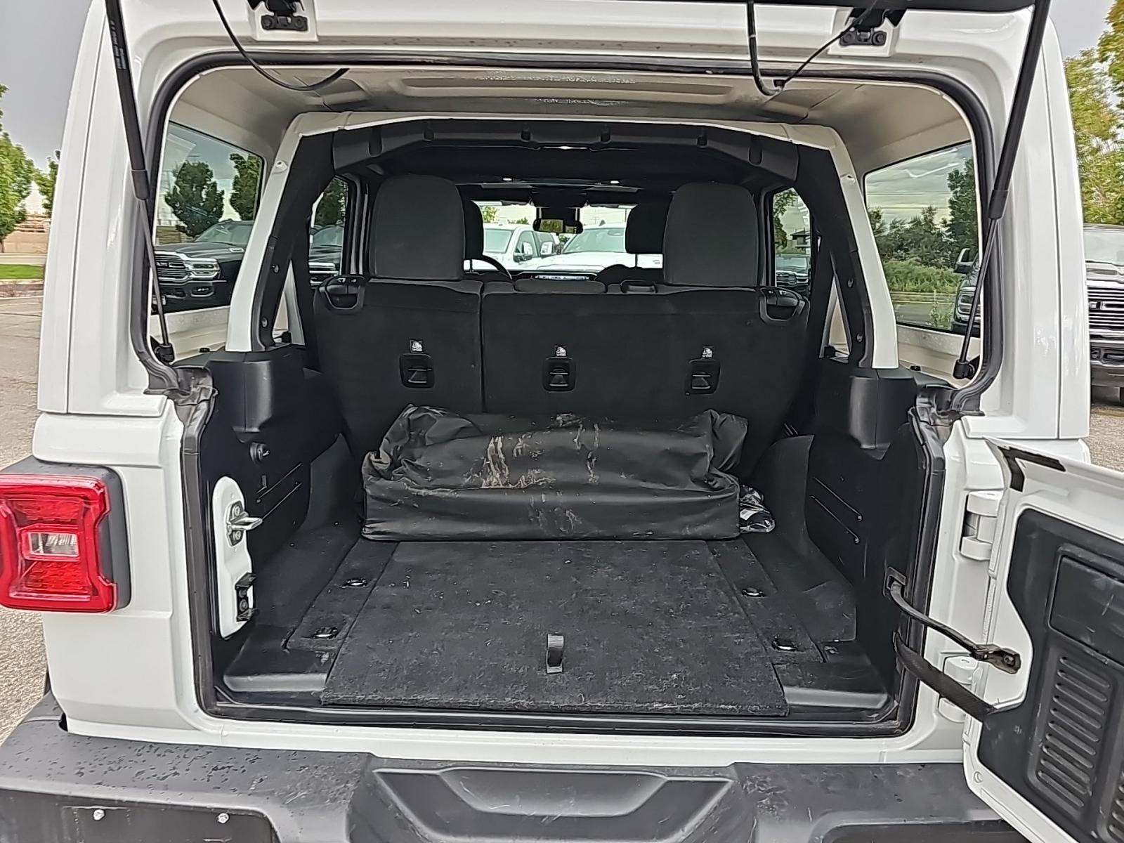 2025 Jeep Wrangler Sahara AWD