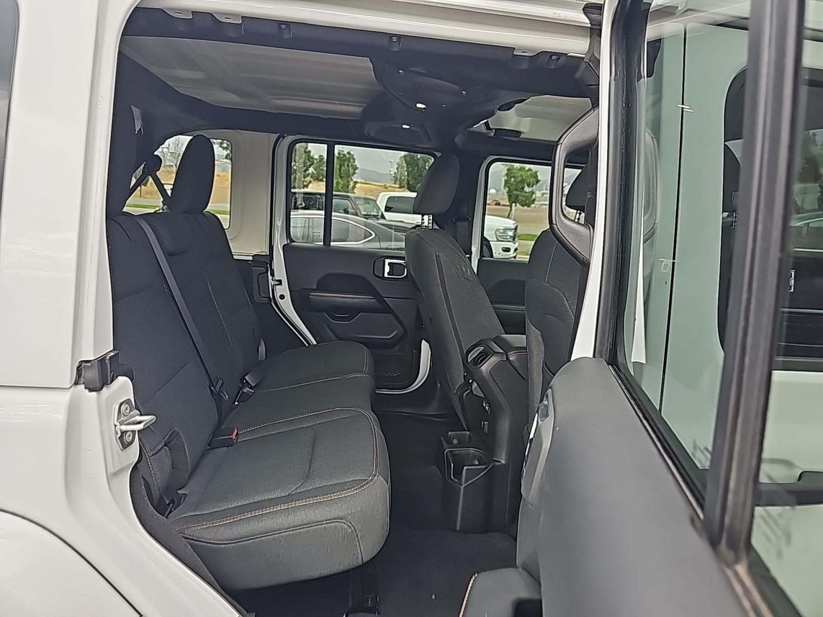 2025 Jeep Wrangler Sahara AWD