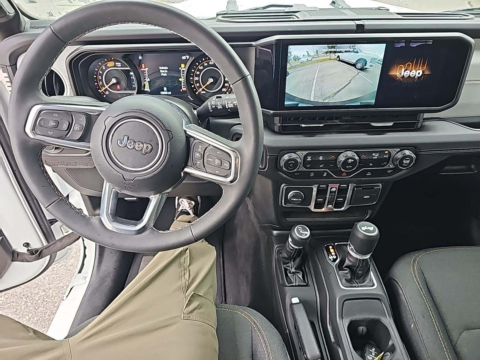 2025 Jeep Wrangler Sahara AWD