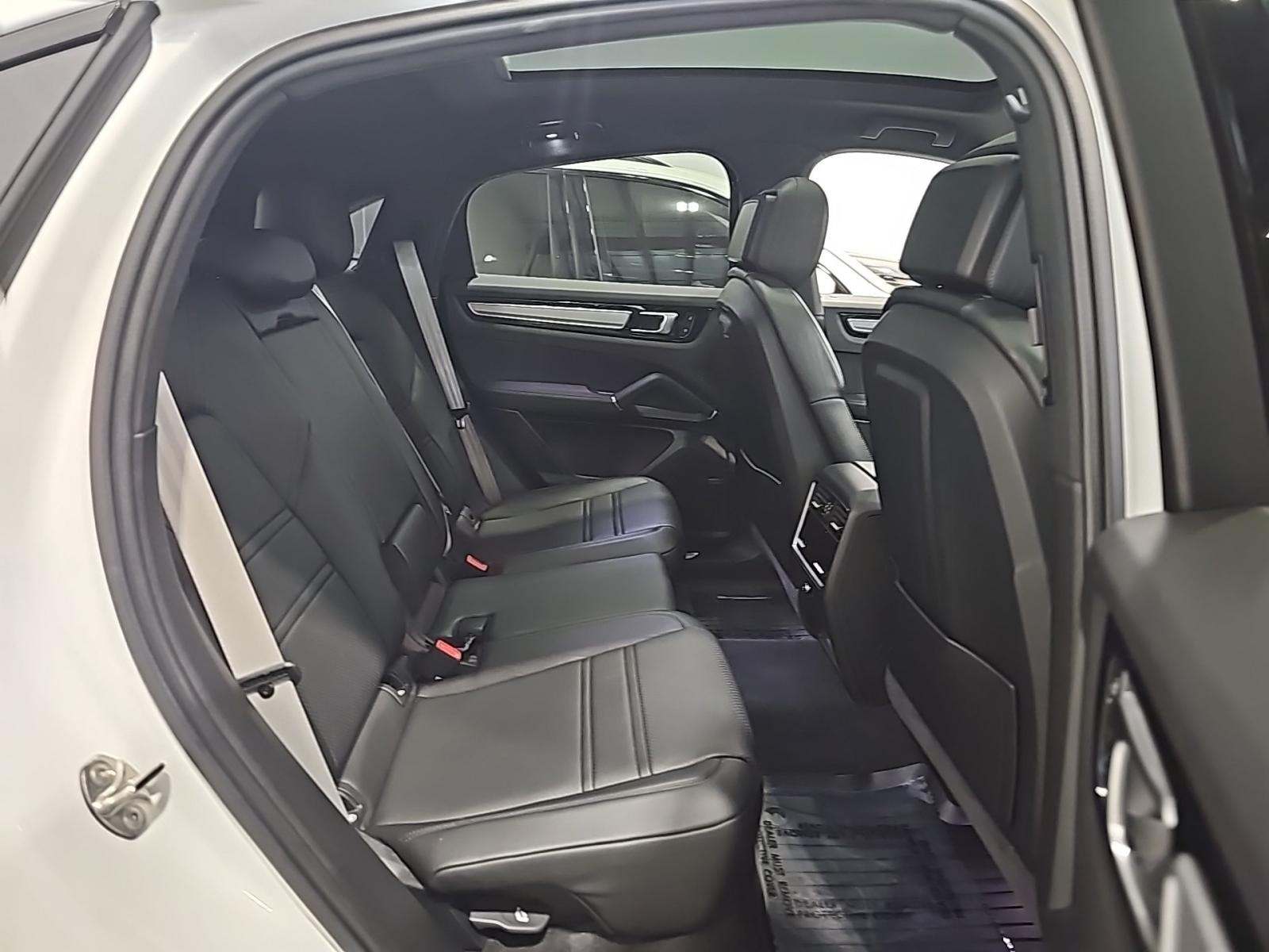 2022 Porsche Cayenne Platinum Edition AWD