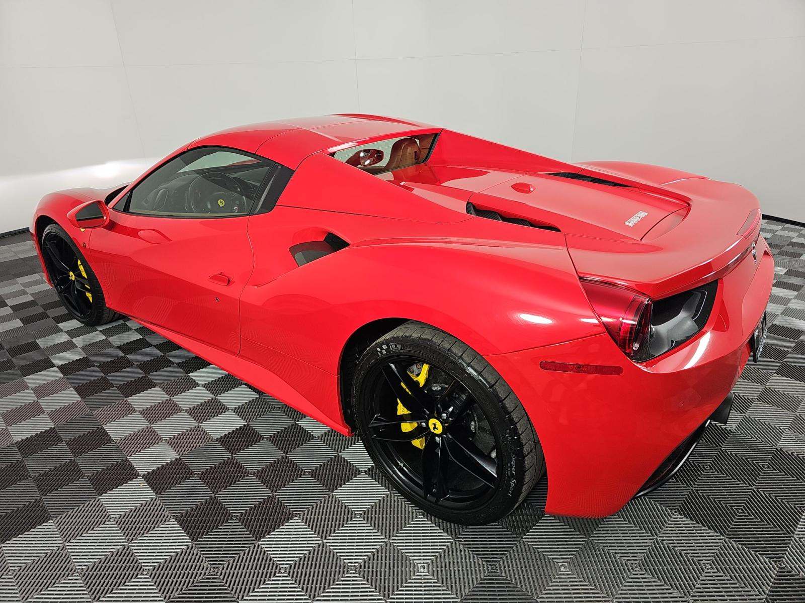 2017 Ferrari 488 Base RWD