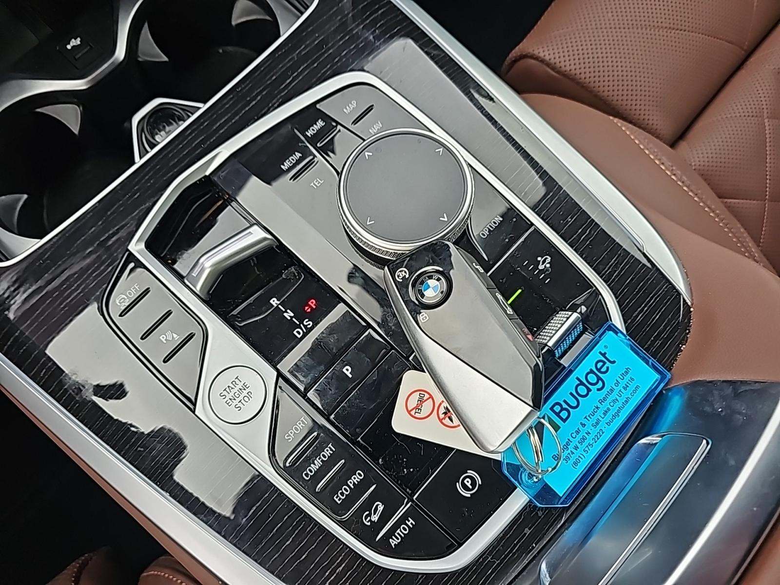 2025 BMW X7 xDrive40i AWD