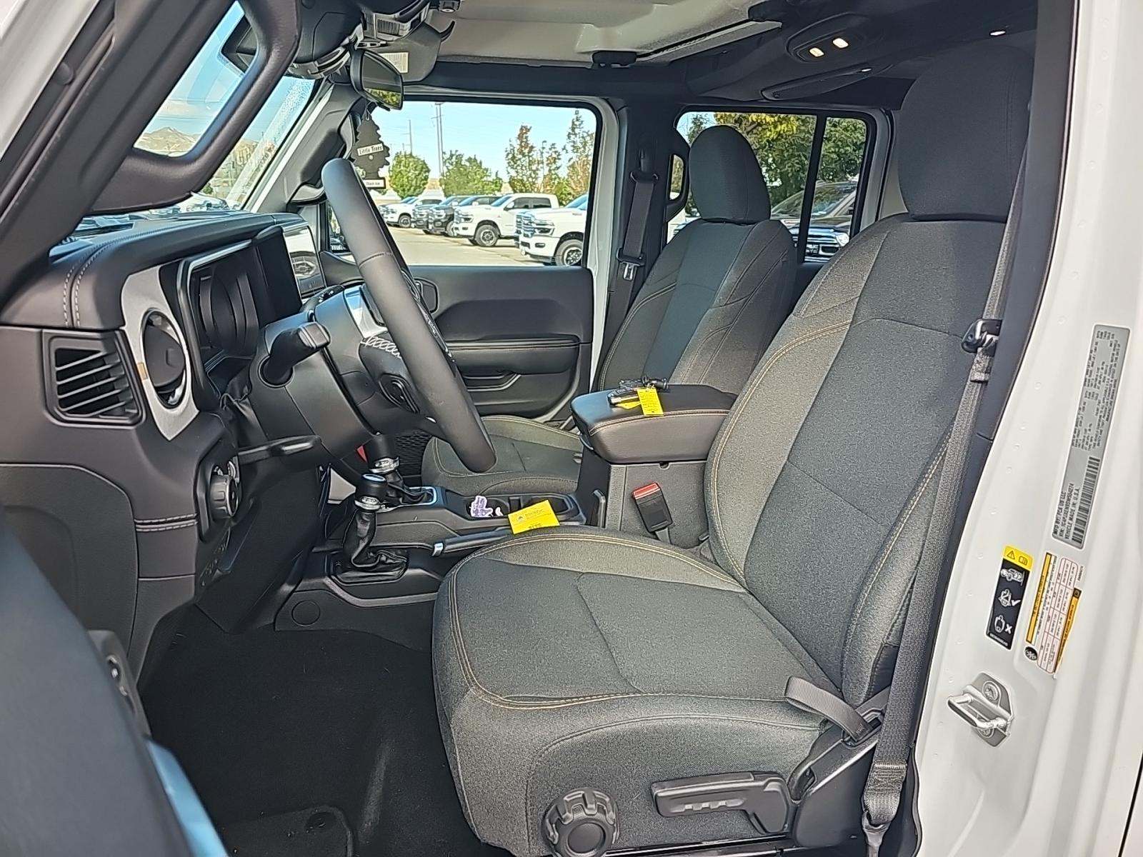 2025 Jeep Wrangler Sahara AWD