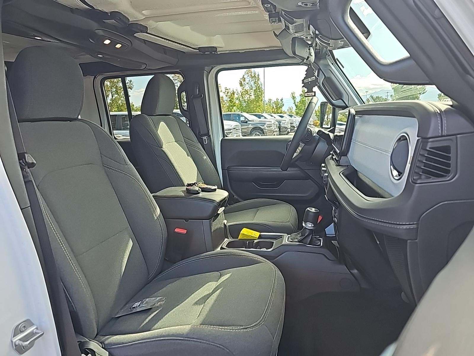 2025 Jeep Wrangler Sahara AWD