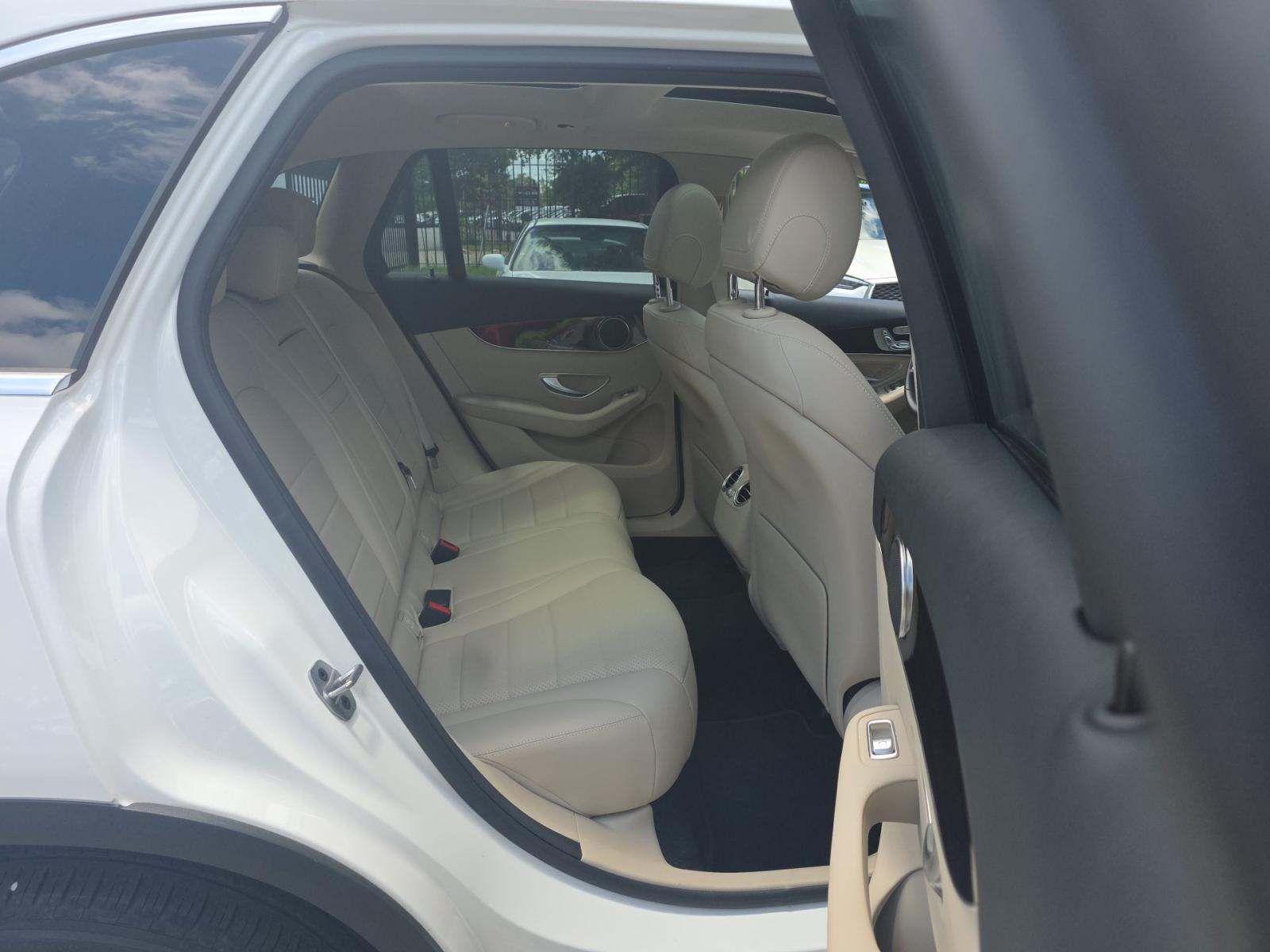2022 Mercedes-Benz GLC GLC 300 RWD