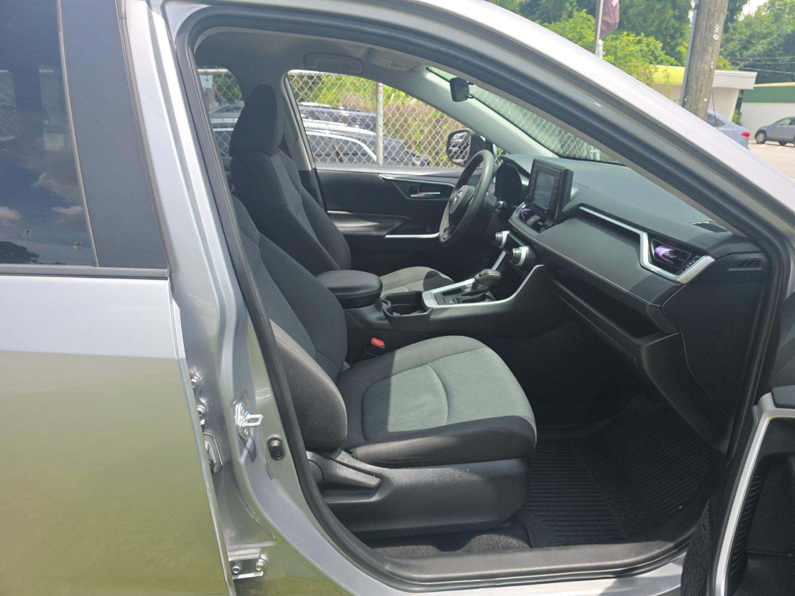 2021 Toyota RAV4 XLE FWD