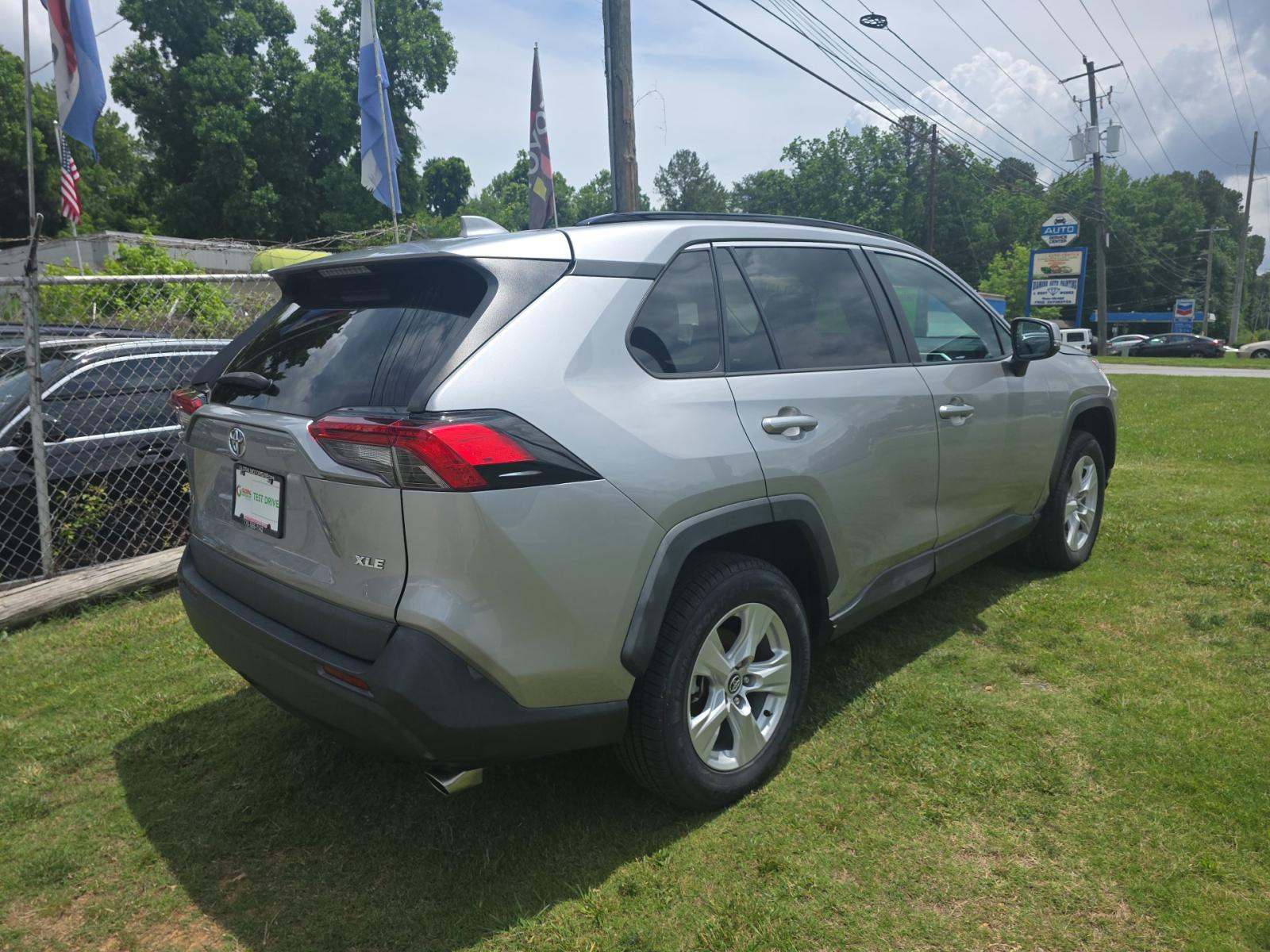 2021 Toyota RAV4 XLE FWD