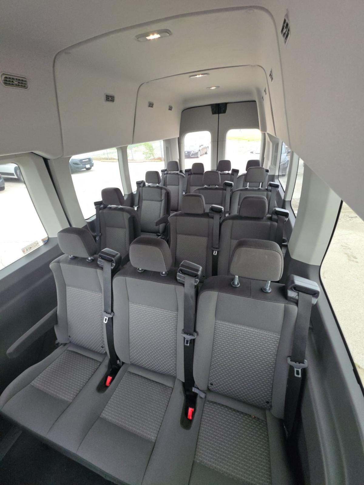 FORD TRANSIT 350 - 10