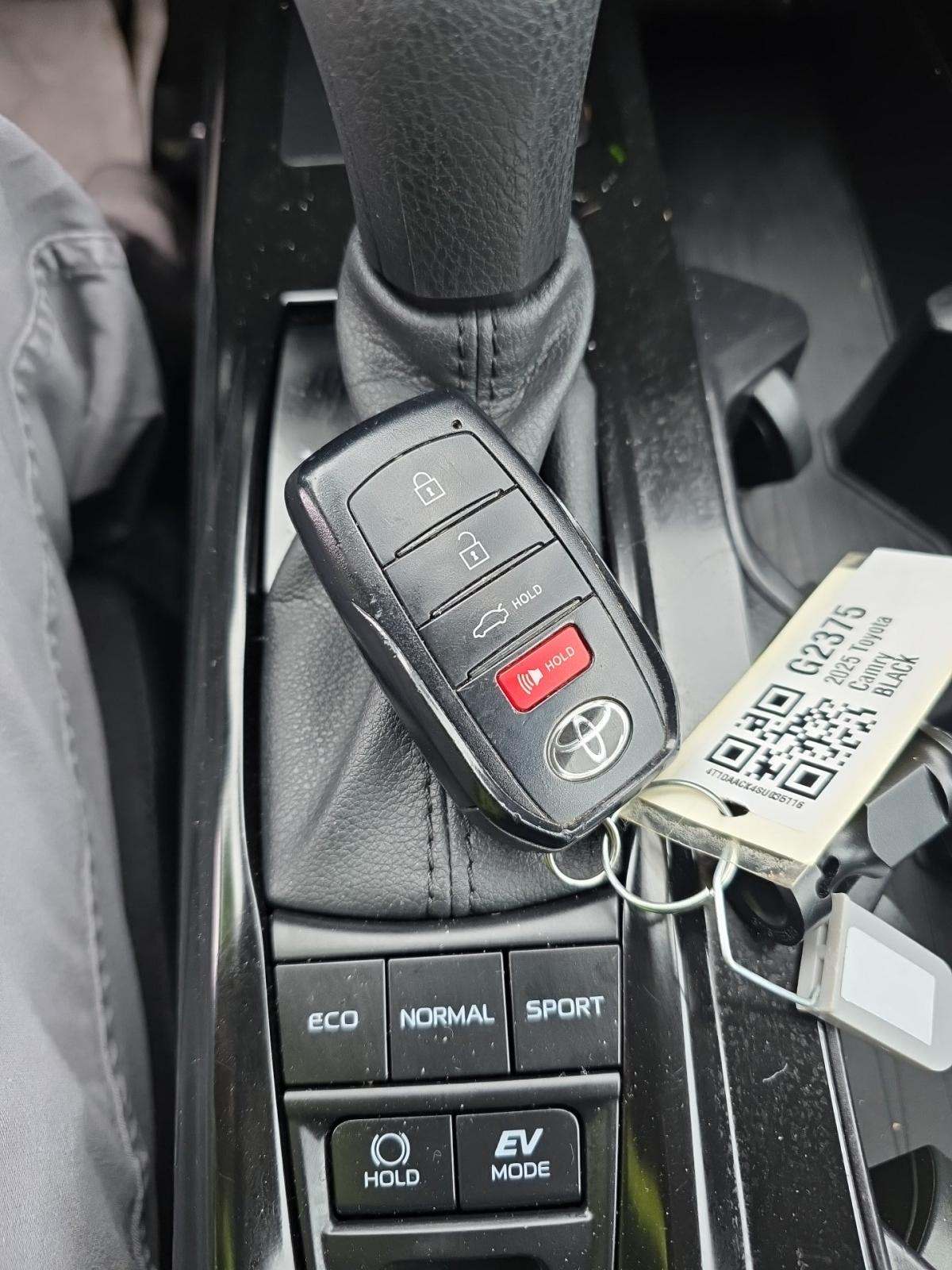 2025 Toyota Camry LE FWD