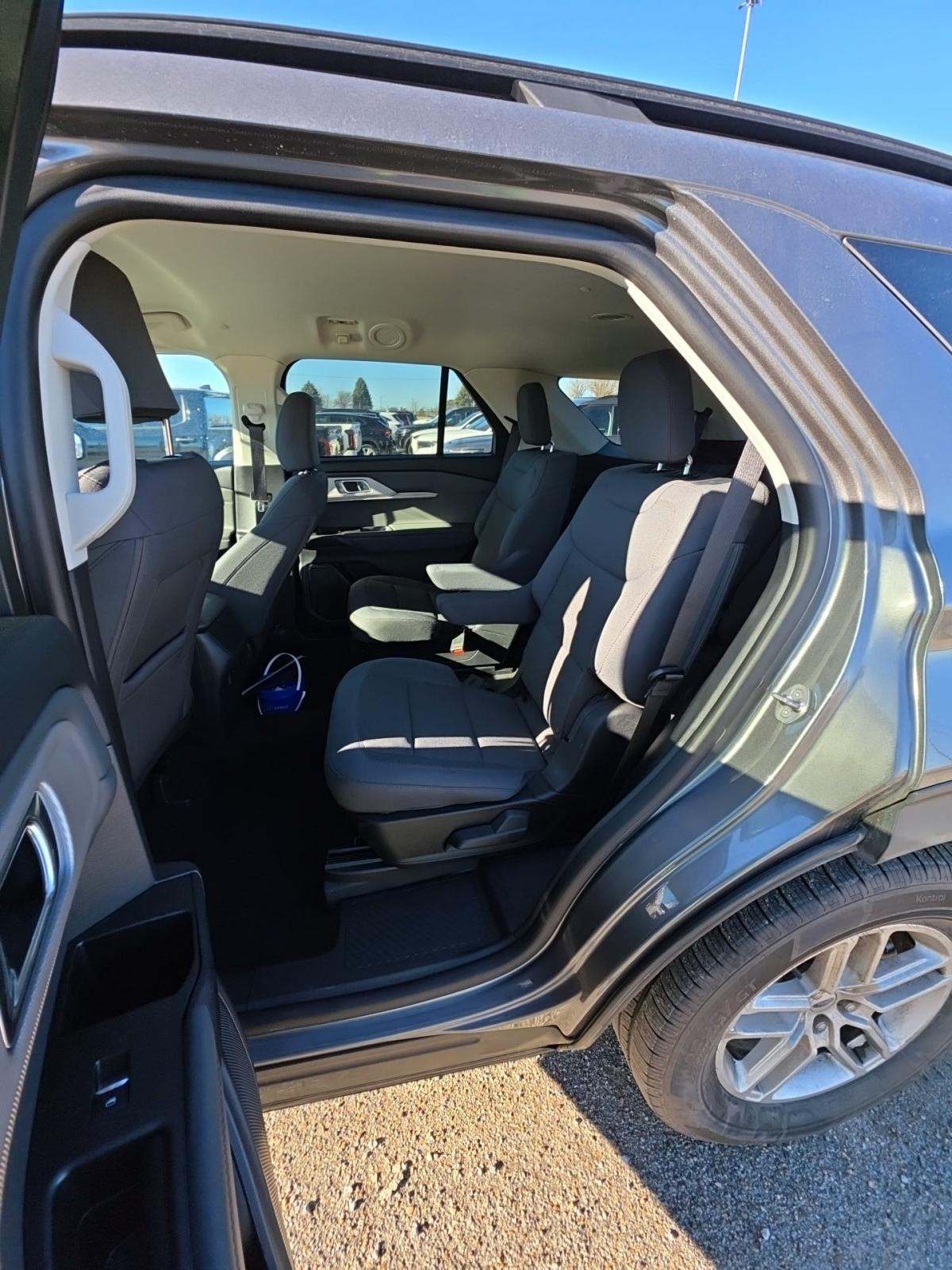 2025 Ford Explorer Active AWD