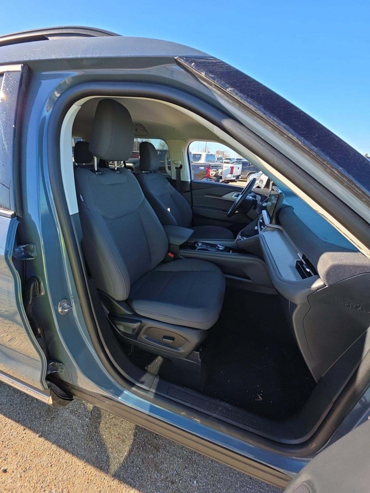 2025 Ford Explorer Active AWD